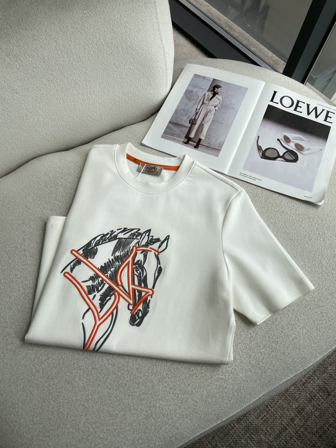 爱🐎仕 2026秋冬 圆领刺绣短袖T恤打底衫 元素性的Logo凸显休闲时尚魅力,依然独领时尚风骚.内搭好伴侣… 客供高支
