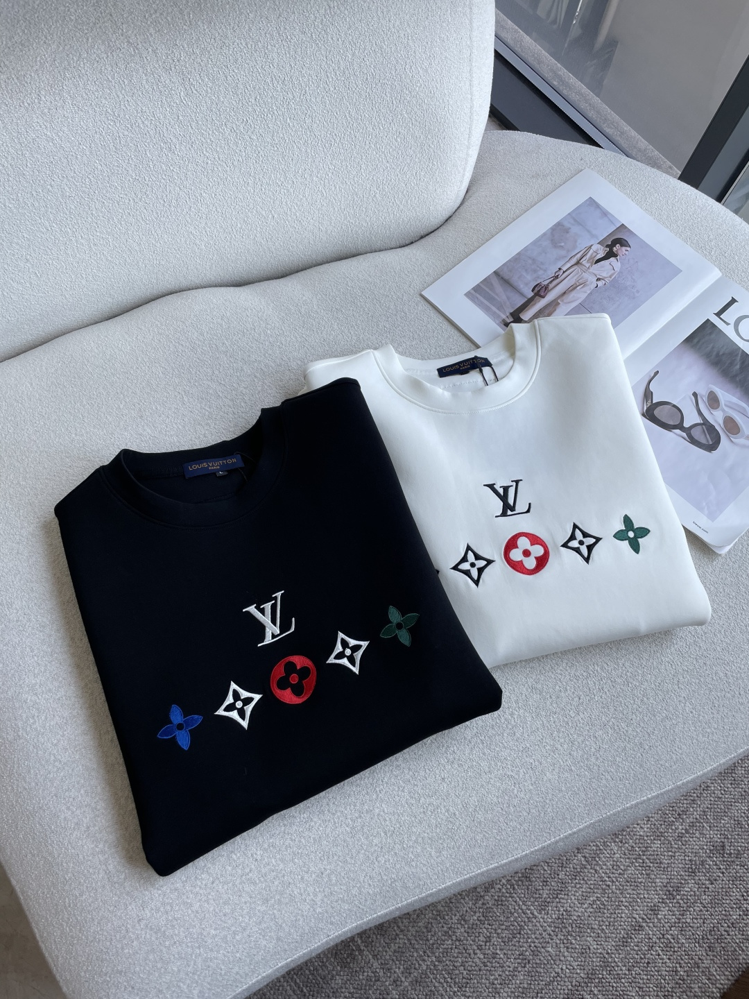 Lv  2026ss秋冬新品卫衣  高端品质 版型面料五金都是专柜1:1定制 面料是用的100%液氨空气层棉面料 身上帅