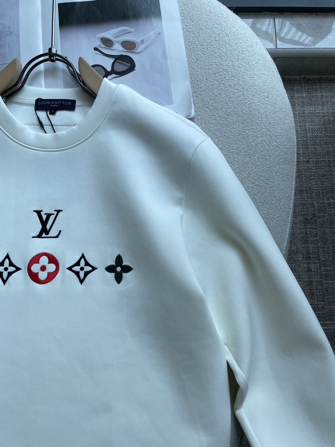 Lv  2026ss秋冬新品卫衣  高端品质 版型面料五金都是专柜1:1定制 面料是用的100%液氨空气层棉面料 身上帅