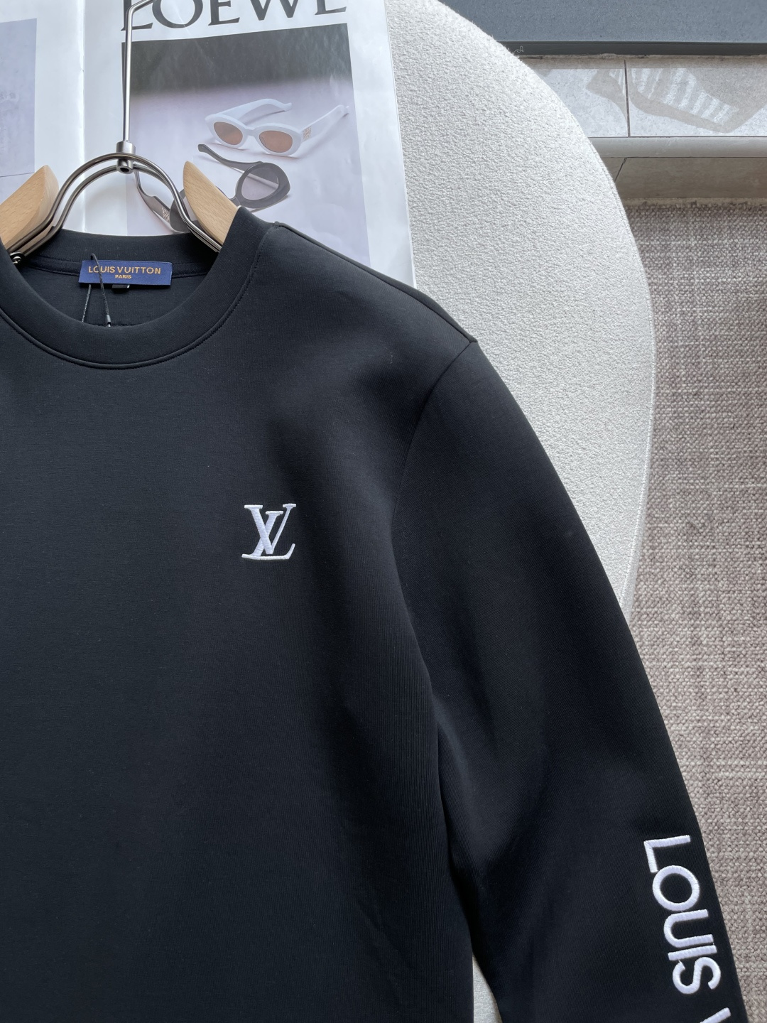 Lv  2026ss秋冬新品卫衣  高端品质 版型面料五金都是专柜1:1定制 面料是用的100%液氨空气层棉面料 身上帅