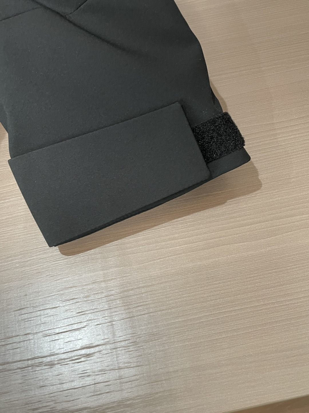 Prad 贸易公司订单！2026ss秋冬新品 官网同步 超有型 简洁舒适的羽绒服定制最高等90白鸭绒防钻绒面料、蓬松度极