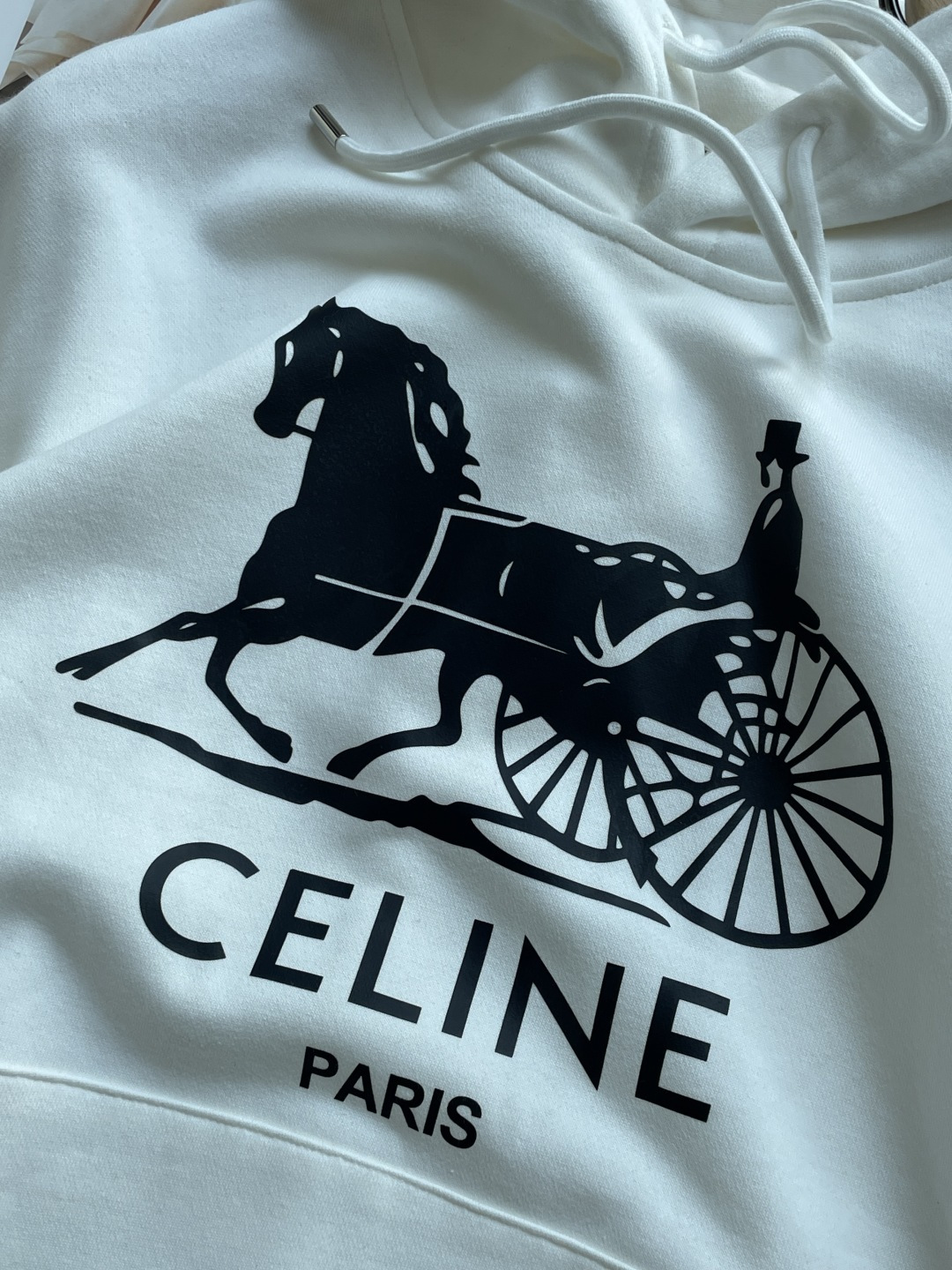 Celine 26秋冬连帽卫衣，420g高克重面料，拿到手就能感受到扎实垂感✨ 不易软塌变形，oversize宽松落肩版