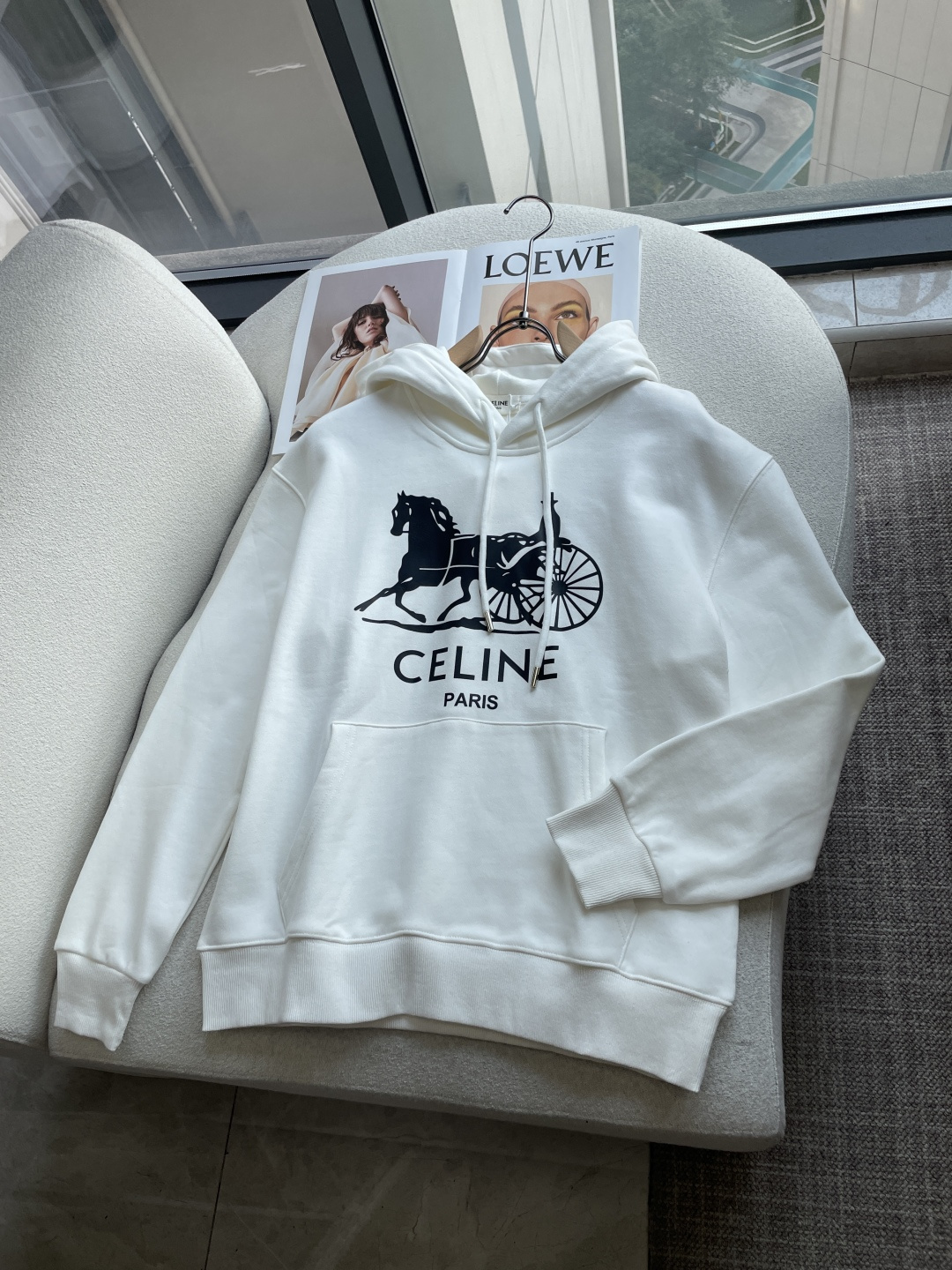 Celine 26秋冬连帽卫衣，420g高克重面料，拿到手就能感受到扎实垂感✨ 不易软塌变形，oversize宽松落肩版