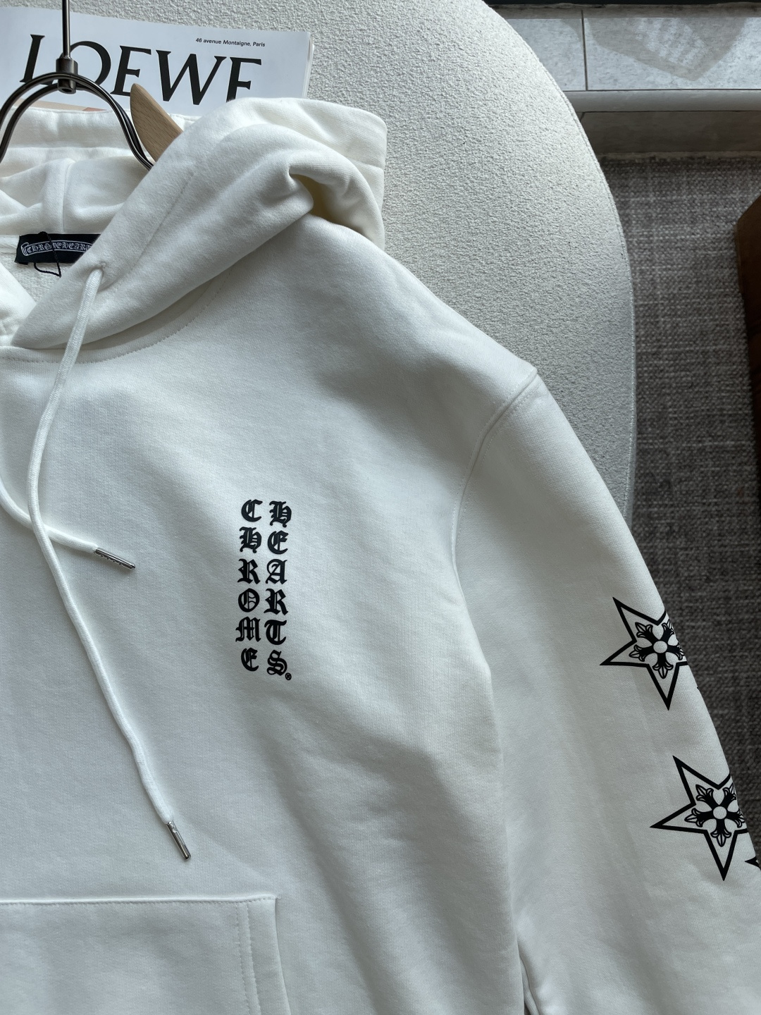 克罗心 26秋冬连帽卫衣，420g高克重面料，拿到手就能感受到扎实垂感✨ 不易软塌变形，oversize宽松落肩版型 经