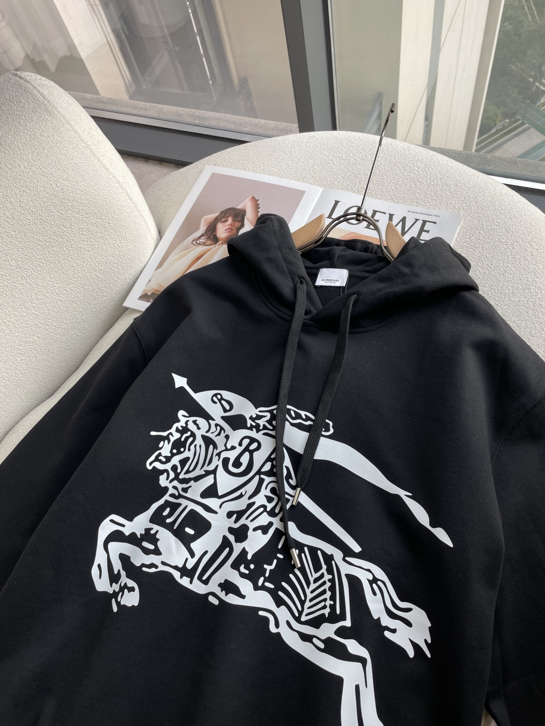 Bur 26秋冬连帽卫衣，420g高克重面料，拿到手就能感受到扎实垂感✨ 不易软塌变形，oversize宽松落肩版型 经