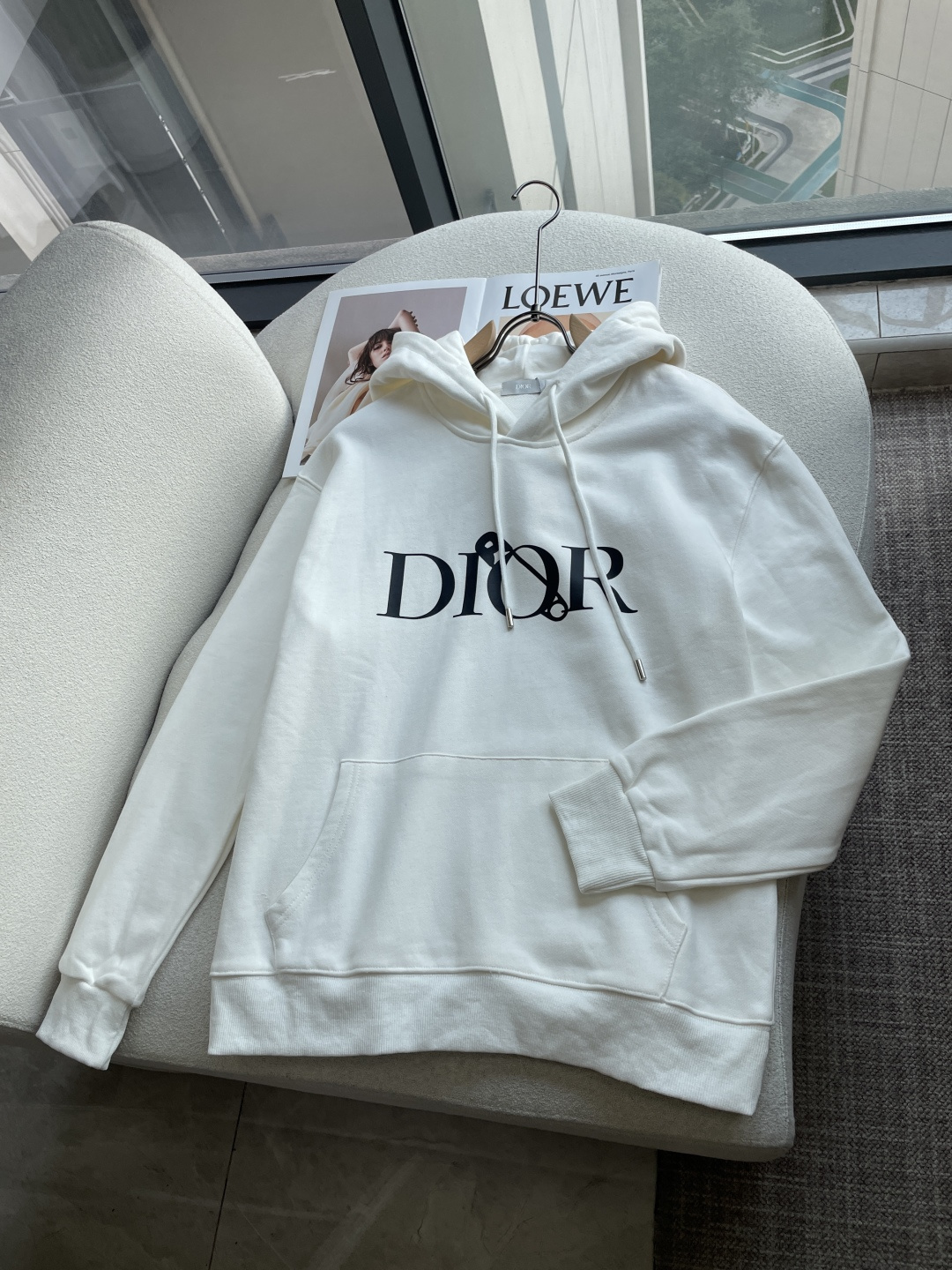 Dior 26秋冬连帽卫衣，420g高克重面料，拿到手就能感受到扎实垂感✨ 不易软塌变形，oversize宽松落肩版型 