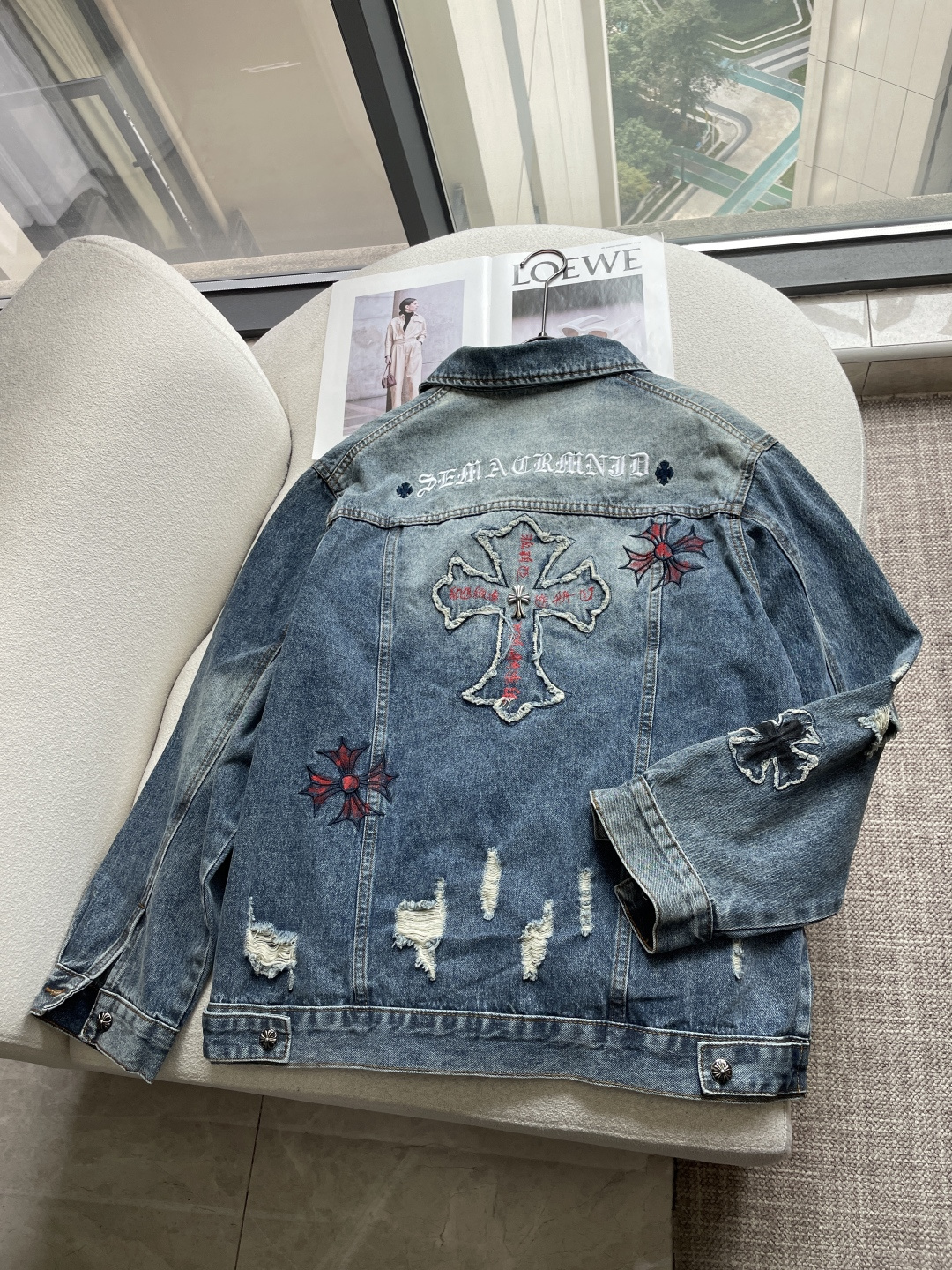 克罗星⭐⭐新品男女同款牛仔外套，时装圈人气极为火热的单品，是时尚大咖们最炙手可热扭造型的必入尤物之一，塑造性领域极高，可