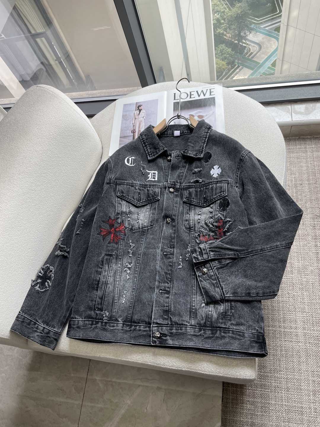 克罗星⭐⭐新品男女同款牛仔外套，时装圈人气极为火热的单品，是时尚大咖们最炙手可热扭造型的必入尤物之一，塑造性领域极高，可