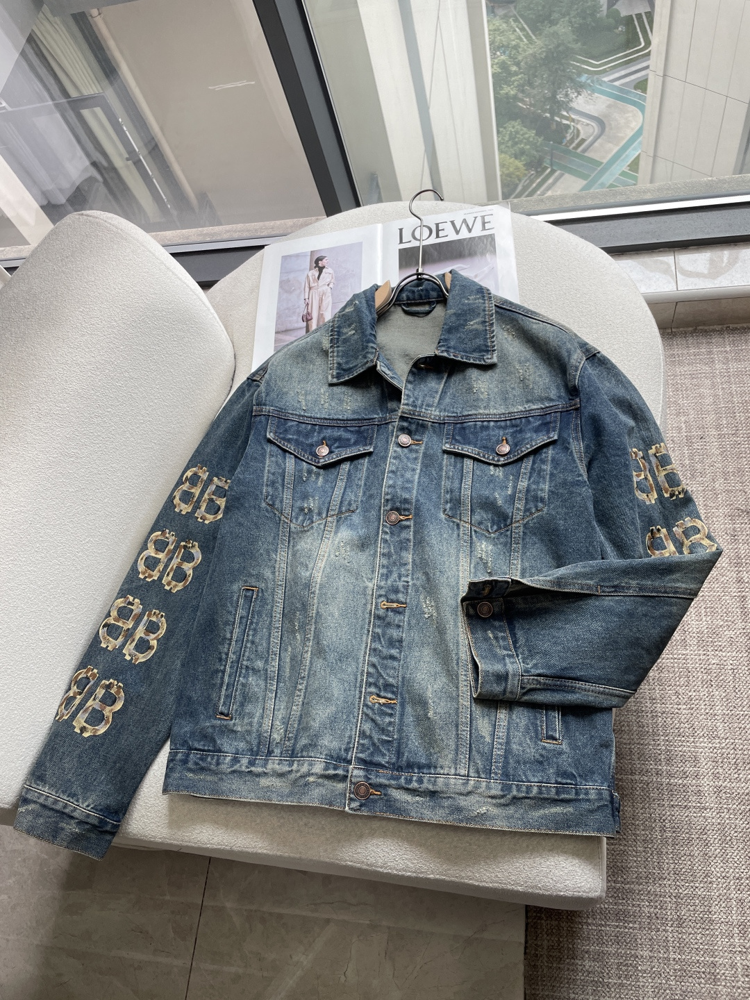 Balenciaga 巴黎世家，2026秋季最新款，专柜同步有售，原单狠货，爆款时尚休闲牛仔外套，进口原版面料，独特设计