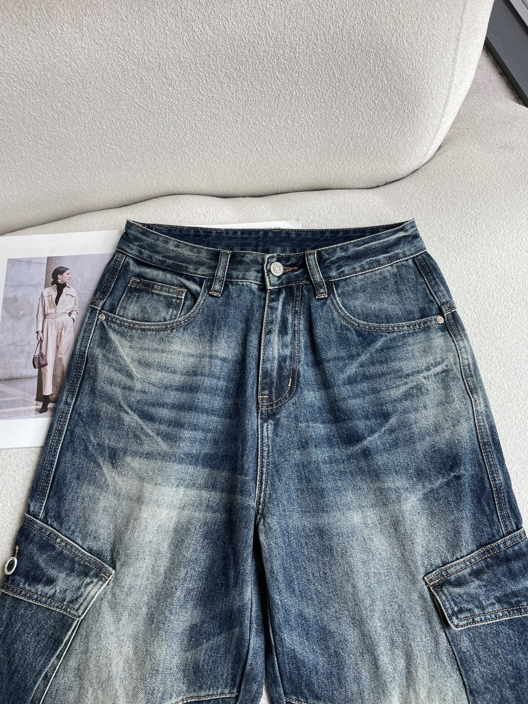 巴黎 新款来袭🔥爆款新品 有售 实体店极品牛仔裤🐂原版好货，适合各个年龄段。市场最高版本的欧洲进口面料。简单阔腿裤，舒适