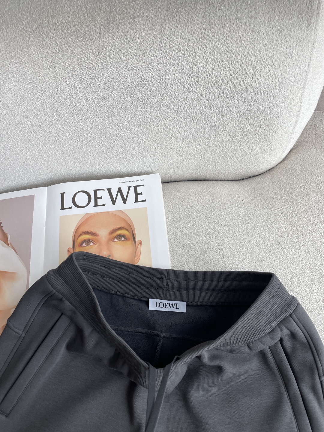 Loewe 2026秋冬最新休闲裤 加厚款 日常必备 版型超赞，能很好的修复各种腿型，非常个性！柔软排汗，舒适度极高。裤