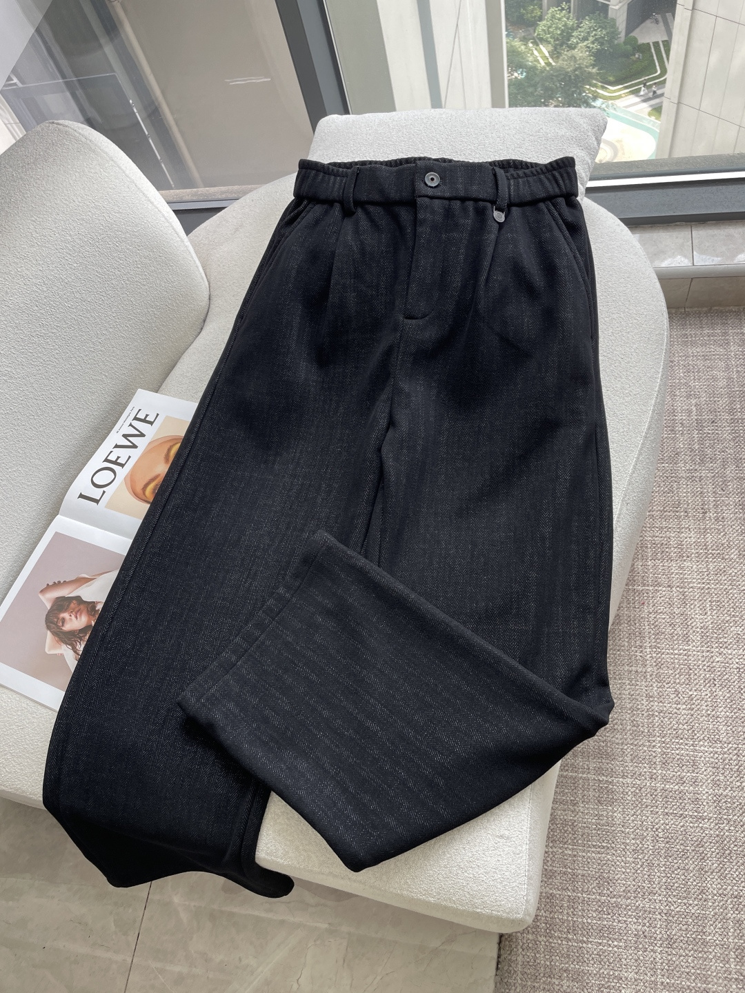 Loro Piana1966秋冬最新系列男士加厚休闲裤！ 内里加绒，非常保暖，北方的宝子们赶紧备上！ 采用客供弹力柔棉材