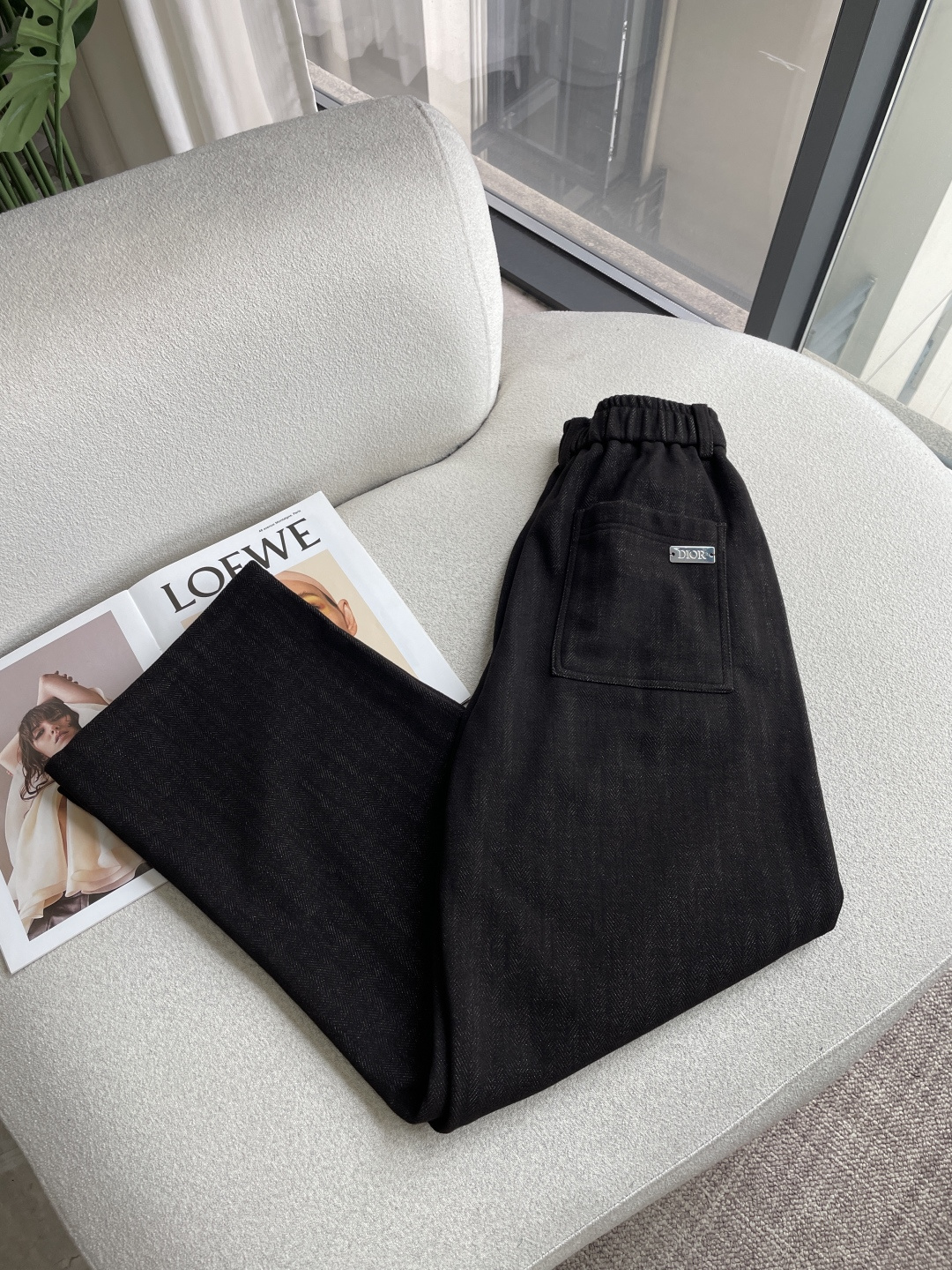 Dior2026秋冬最新系列男士加厚休闲裤！ 内里加绒，非常保暖，北方的宝子们赶紧备上！ 采用客供弹力柔棉材质，柔软细腻