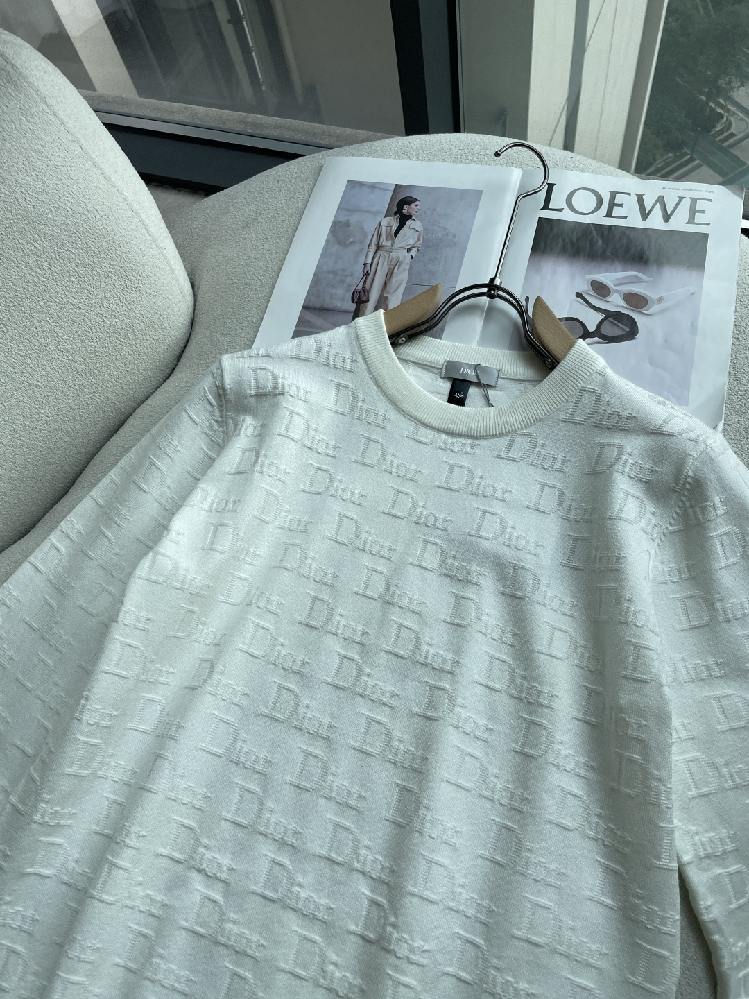Dior 重磅推荐！2026aw秋冬新款 专柜同步 时尚经典基础款针织衫 秋冬必备款 采用针织衫加厚毛衣，精致简洁大方 