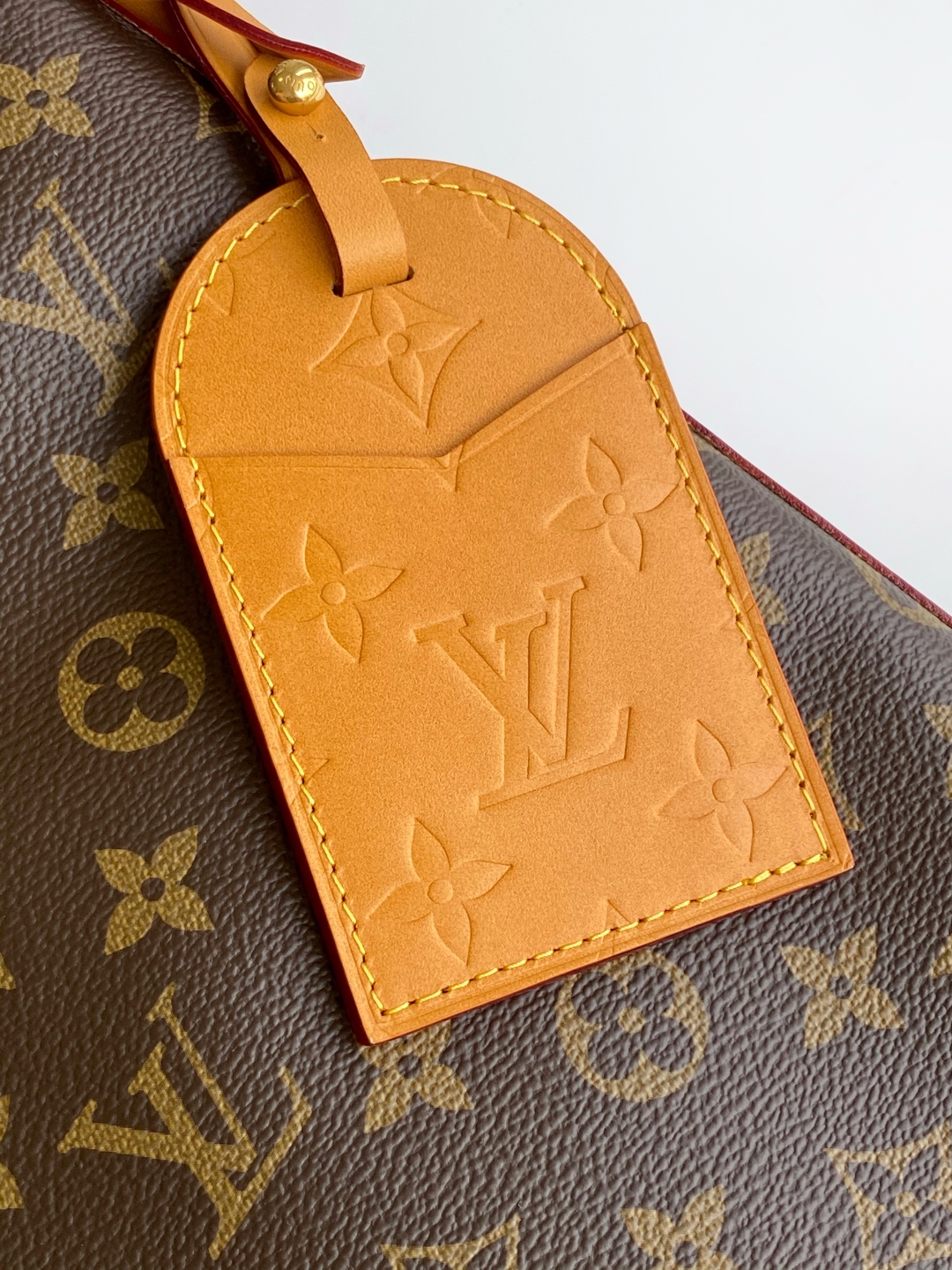 批💰520   动态163  顶级原单
【LV METIS 手袋】M14018 老花（复古）

本款 Monogram 帆布打造的 Métis 以自我态度实践承诺。 Métis 手袋着重线条与轮廓，它既具备了现代手袋所需的多功能性，又继承了路易威登传统的优雅迷人。 两条可脱卸肩带，可以用来手提、手挽或是肩背。

尺寸48x36x12cm