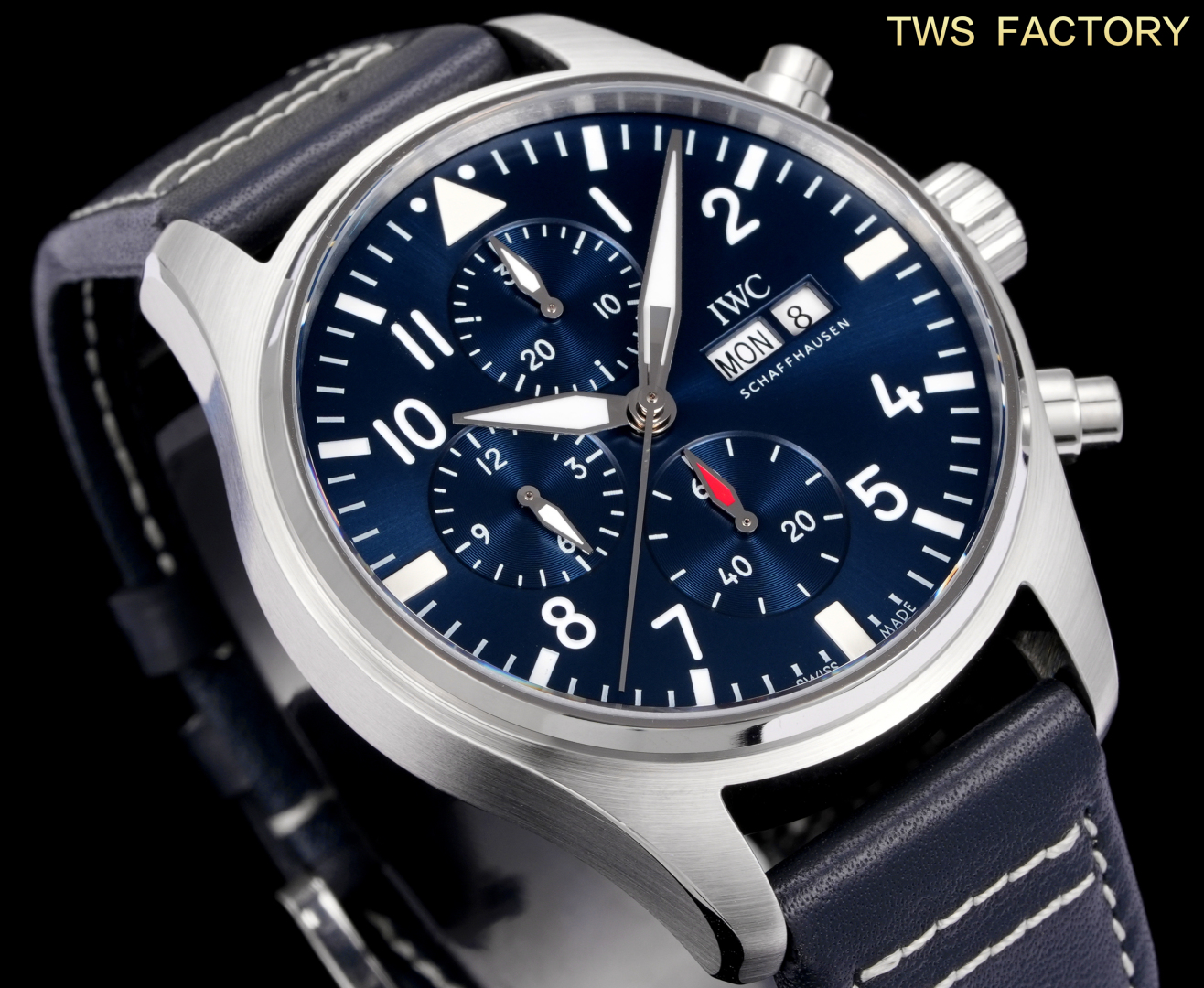 “New IWC Pilot IW388108 Watch: Titanium Effect, 7750 Movement, Horse Oil Green Trend – Complete Review” - 图片 2