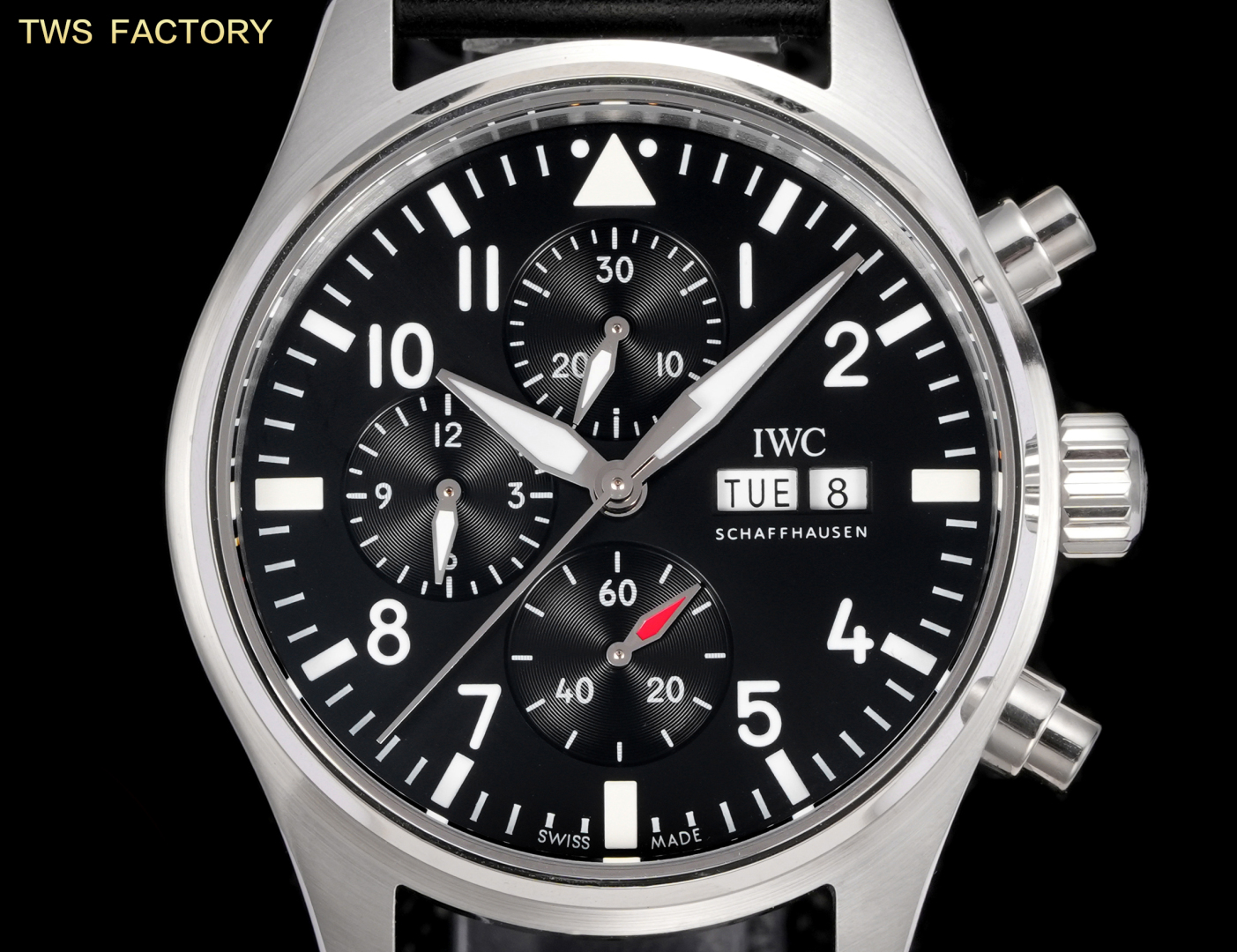 “New IWC Pilot IW388108 Watch: Titanium Effect, Classic Design, 7750 Movement, Horse Oil Green Trend” - 图片 4