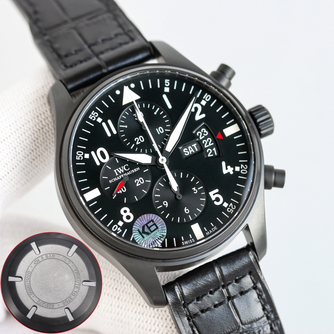NO:586041,New product - IWC's new Spitfire Combat Chronograph is here!  Galloping high in the sky, every second must be 'real' and must be a high-quality product!  [Fine color details] 1. Following the traditional craftsmanship of IWC, using double layers of light blue anti-dazzling coating. 2. After many adjustments, the dial color and shading thickness are infinitely close to the original. [Case] ​​The size of the watch is 44mmX15.3mm. The same as the original, the case uses high-tech ceramic effect!  And do a sanded matte finish!  The structure follows the original version - the ring and the mouth shell are integrally formed. Resistant to wear, scratches and corrosion!  The original flavor restores the tough and excellent quality of this series of watches. [Movement] adopts the powerful and stable Dandong movement. Hours, minutes and seconds, dual display period display and chronograph functions are all available.,,iwc19860909新品——IWC新款喷火机战计时腕表震撼来袭！驰骋高空 分秒必“真” 必属精品！【精细彩节】 1.沿袭万国表传的统技艺,采用层双浅蓝色防眩晕镀膜. 2.经多过次调整,盘面色与调底纹粗细无限近接原装.【表壳】腕表尺寸44mmX15.3mm.与原一装致表壳采用高技科陶瓷效果！并做砂磨哑光处理！结遵构循原版——圈和口中壳为一体成型.抗磨损,划痕,耐腐蚀！原汁原味还的原了该系列表坚款韧不拔的卓越品质.【机芯】采用功强能大而稳定的丹东机芯.时分秒,双显期示和计时码表功一能一俱全.,,iwc,Watch