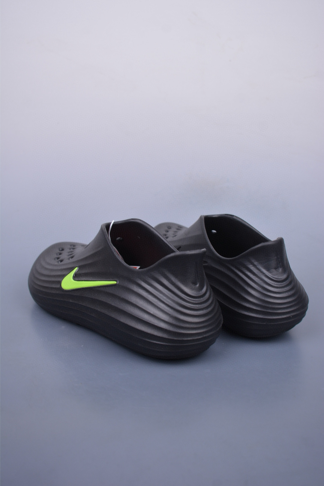 120 Nike ReactX Rejuven8 耐克夏日穿搭凉鞋 HV5060-003