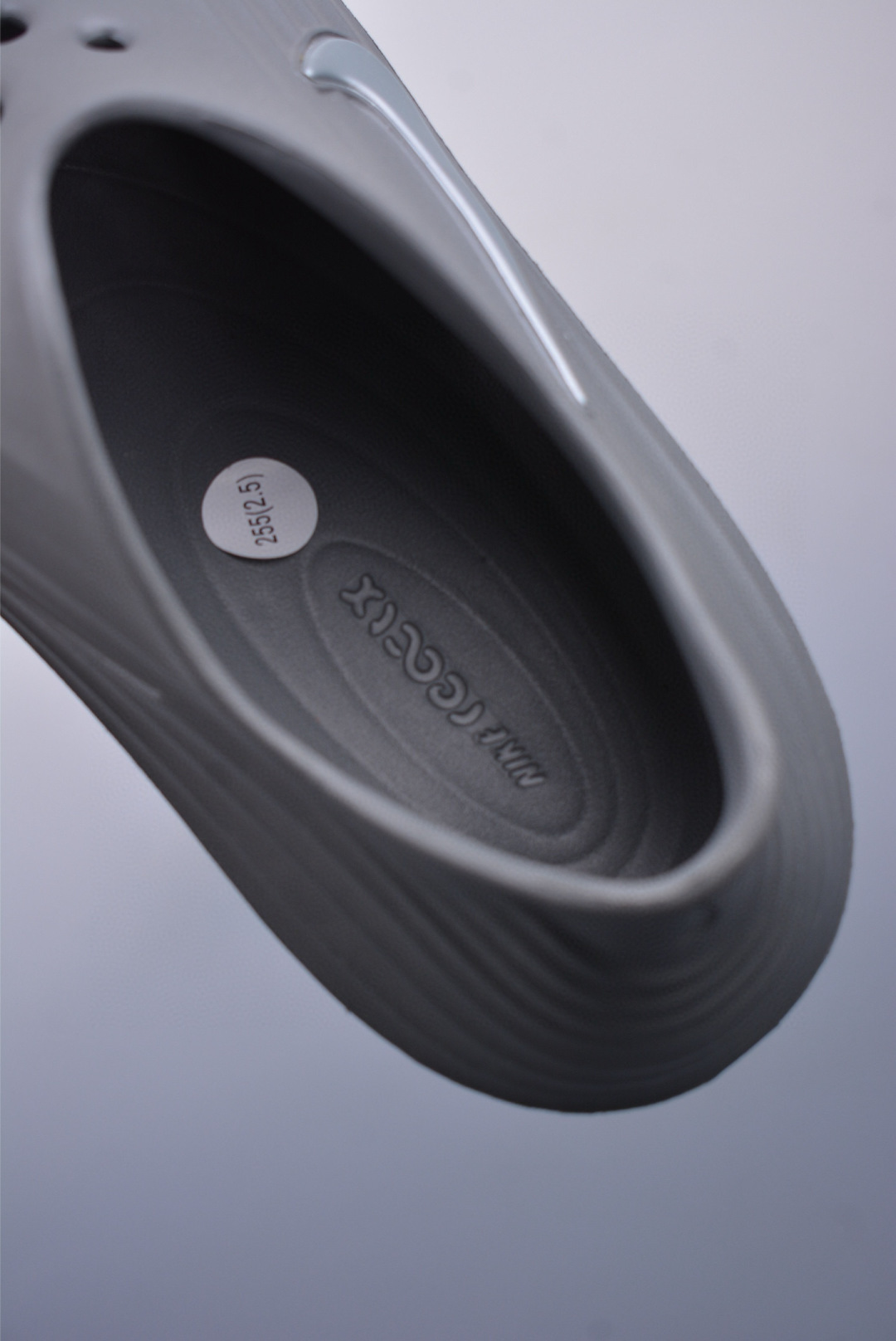 120 Nike ReactX Rejuven8 耐克夏日穿搭凉鞋 HV5060-002