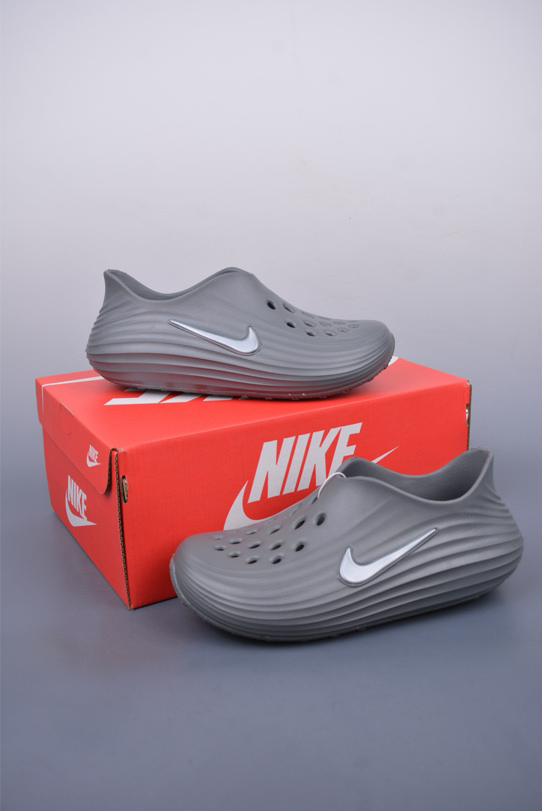 120 Nike ReactX Rejuven8 耐克夏日穿搭凉鞋 HV5060-002