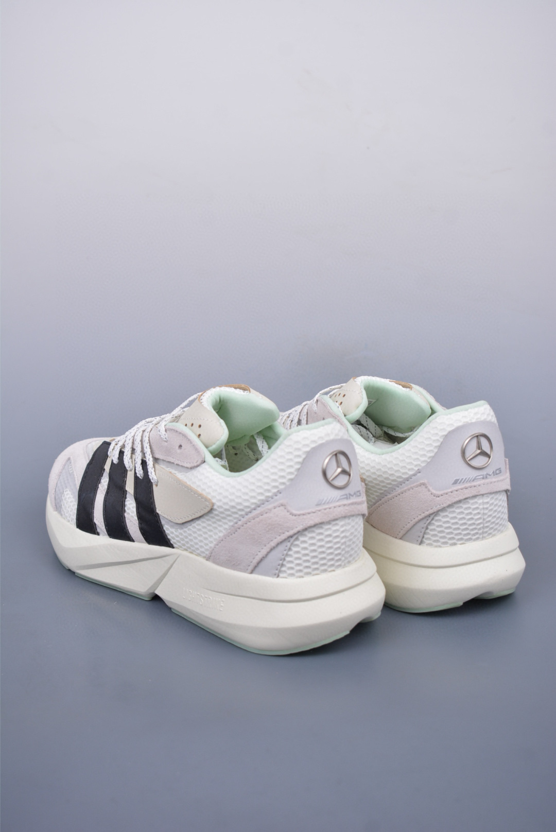 180 Adidas Lightblaze 阿迪透气跑步鞋 麂皮网面拼接 JP8363
