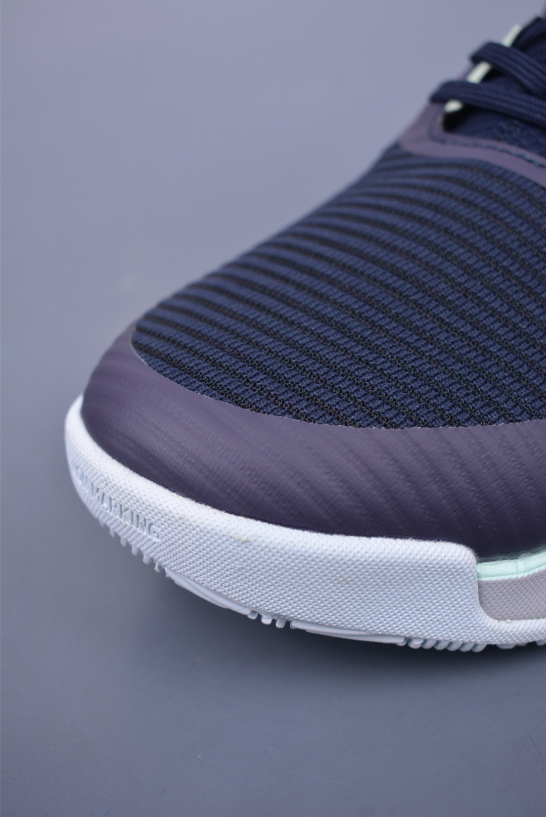 ADIDAS CRAZYFLIGHT MID 运动鞋 记忆回弹BOOST真爆大底 运动排球鞋 IG3971