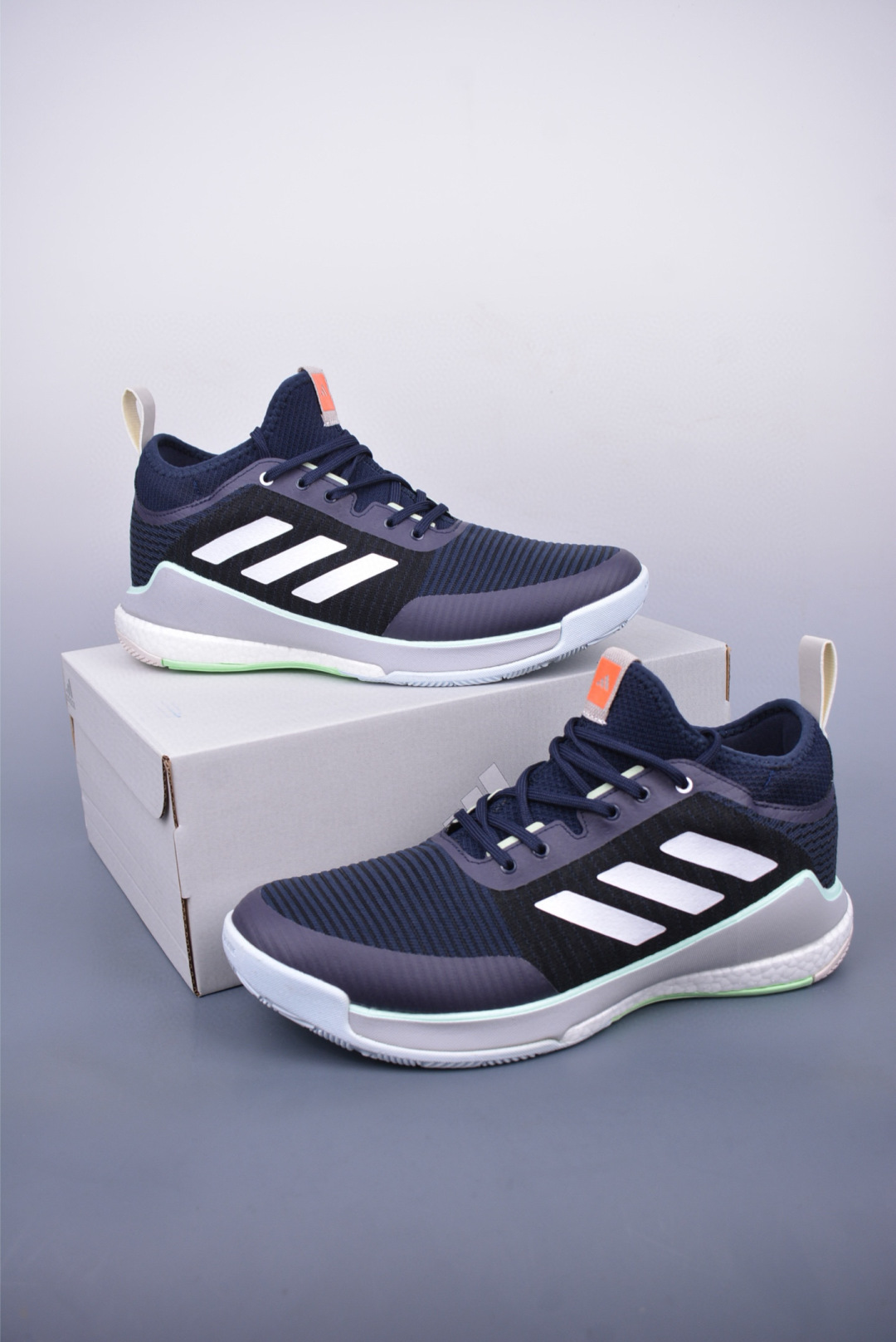 ADIDAS CRAZYFLIGHT MID 运动鞋 记忆回弹BOOST真爆大底 运动排球鞋 IG3971