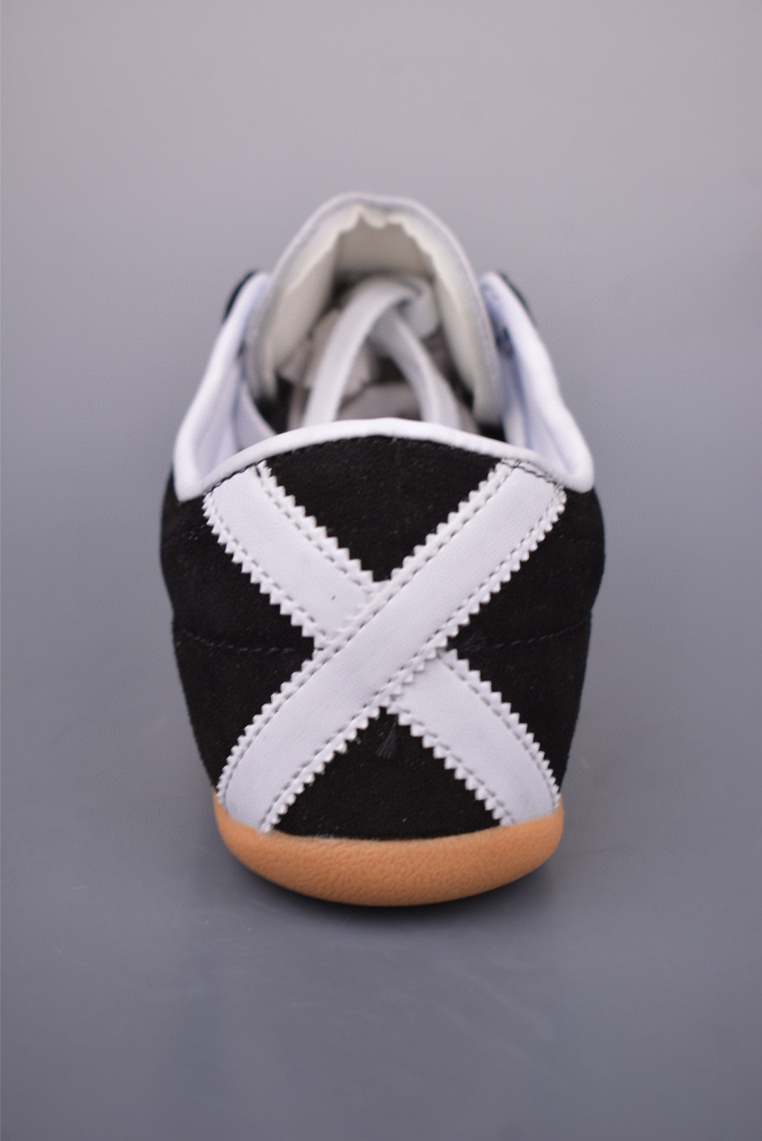 Adidas Originals Tokyo Limited Edition Retro Sneakers - Black/White 5 cmp i1749079878145 2992 0 3