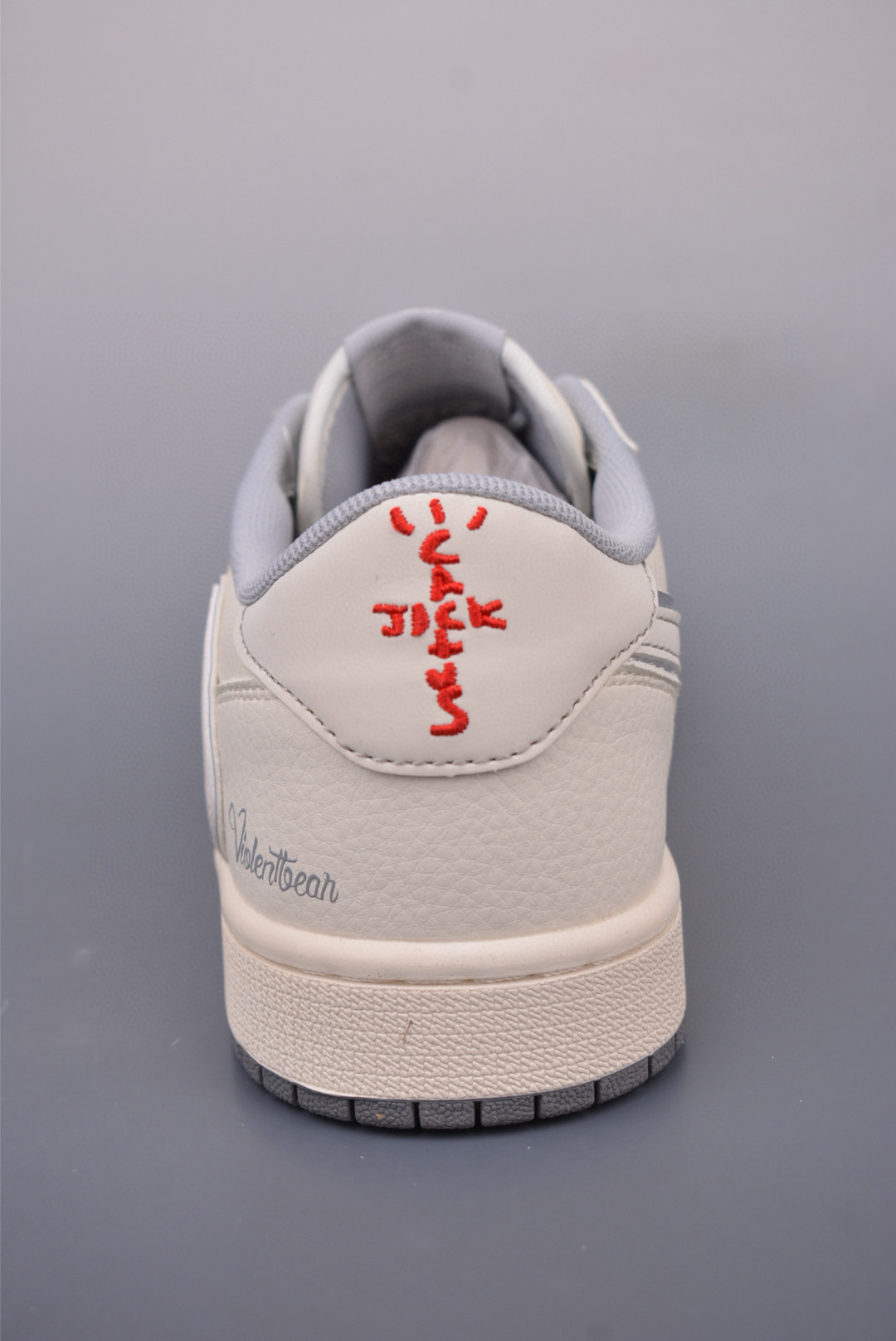 Fragment x Travis Scott x 暴力熊 Air Jordan 1 Low 三方联名倒钩 XS7089-527