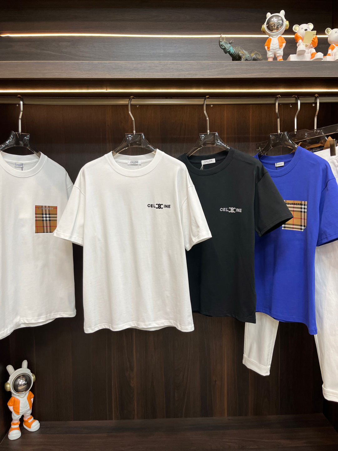 NO:120385,Main recommendation Selin 2025 hottest casual short-sleeved fashionable casual short-sleeved short-sleeved, pure cotton fashion casual wide version short-sleeved T-shirt!  Size S-XL H2025 new model first release, celine, T-shirt,tees, t-shirt,alexander wang19860909主推 赛琳 2025爆款休闲短袖时尚休闲短袖,纯棉时尚休闲阔版短袖T恤！ 尺码S-XL H2025新款首发,,celine,T-shirt,tees，t-shirt,alexander wang,Men's clothing