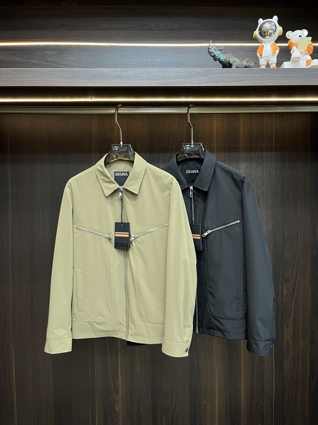 NO:416233,The main recommendation Zegna 2025ss early spring new style released Zegna lapel jacket, spring jacket!  Wearing it is comfortable and slim, lazy and casual, combined with clean and simple colors, it is particularly pleasing to look at and is suitable for daily wear~ I sincerely launch sports items embellished with vitality prints to welcome the arrival of the warm season!  Size M-3XL complete three standards, zegna, jackets & coats, jackets & coats, alexander wang19860909主推 Zegna 2025ss早春新款发布杰尼亚翻领夹克外套,春款外套！穿上就是舒适自在又显瘦的存在,慵懒而随性,结合干净简单的色系就特别耐看,适合日常穿着~倾情推出缀饰活力印花的运动单品,迎接温暖季节的到来！尺码M-3XL 三标齐全,,zegna,jackets & coats,jackets & coats,alexander wang,Men's clothing