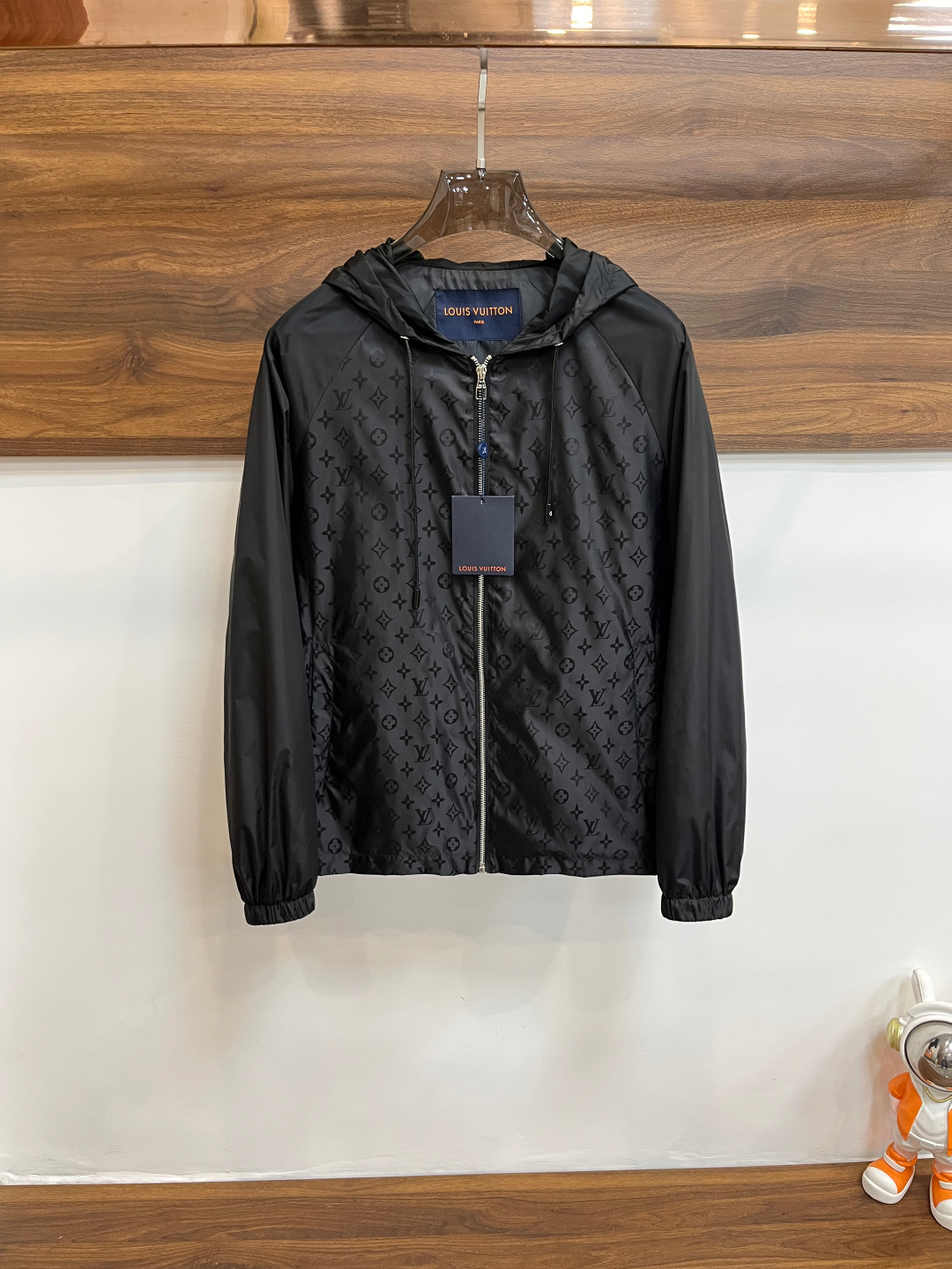 NO:149789,The main recommendation is the new LV 2025ss early spring style. Donkey brand hooded jacket jacket, a hot spring jacket, which is comfortable and comfortable to wear. It is lazy and casual, combined with clean and simple colors, which is particularly pleasing to look at. It is suitable for daily wear~ I love to launch sports items embellished with vitality prints to welcome the arrival of the warm season. Size M-3XL is complete with three standards, shipped the next day. The new H2025 model is first released,,louis vuitton,louis vuitton,jackets & coats,jackets & coats,hats,alexander wang19860909主推 LV 2025ss早春新款发布驴牌连帽夹克外套,春季爆款外套,穿上就是舒适自在又显瘦的存在,慵懒而随性,结合干净简单的色系就特别耐看,适合日常穿着~倾情推出缀饰活力印花的运动单品,迎接温暖季节的到来. 尺码M-3XL 三标齐全 隔天出货 H2025新款首发,,louis vuitton,louis vuitton,jackets & coats,jackets & coats,hats,alexander wang,Men's clothing