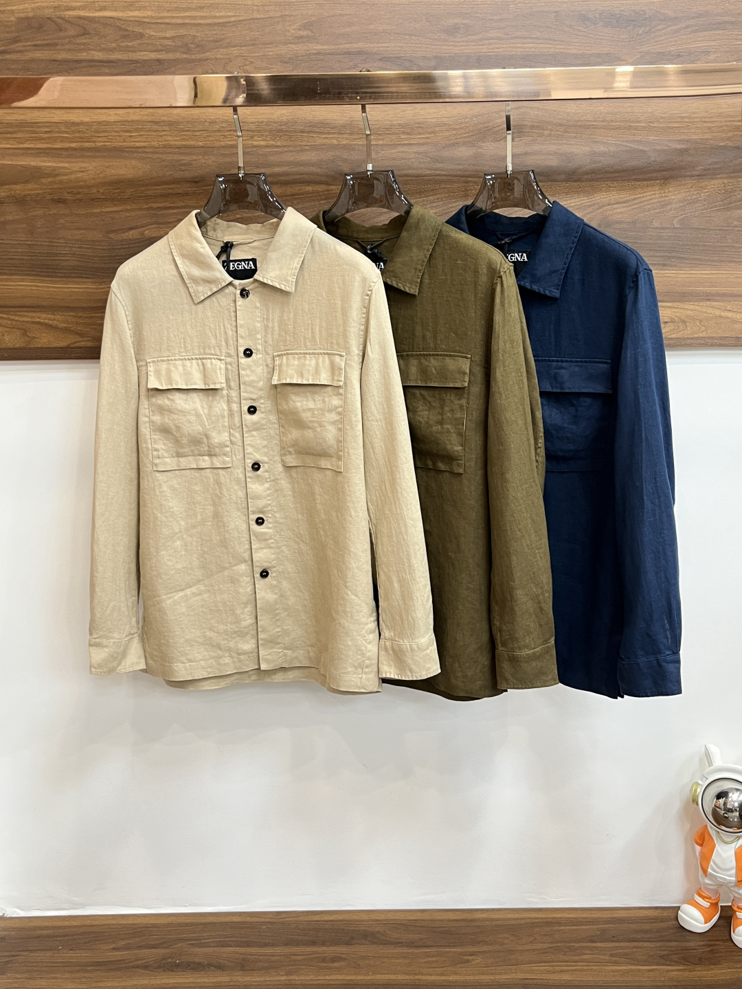 NO:145043,The main recommendation Zegna 2025ss early spring new style released Zegna lapel jacket, a hot spring jacket, it is comfortable and comfortable to wear, lazy and casual, combined with clean and simple colors, it is particularly durable, suitable for daily wear~ I love to launch sports items embellished with vitality prints to welcome the arrival of the warm season. The new model of size M-3XL H2025 is launched, zegna, jackets & coats, jackets & coats, alexander wang19860909主推 Zegna 2025ss早春新款发布杰尼亚翻领夹克外套,春季爆款外套,穿上就是舒适自在又显瘦的存在,慵懒而随性,结合干净简单的色系就特别耐看,适合日常穿着~倾情推出缀饰活力印花的运动单品,迎接温暖季节的到来. 尺码M-3XL H2025新款首发,,zegna,jackets & coats,jackets & coats,alexander wang,Men's clothing