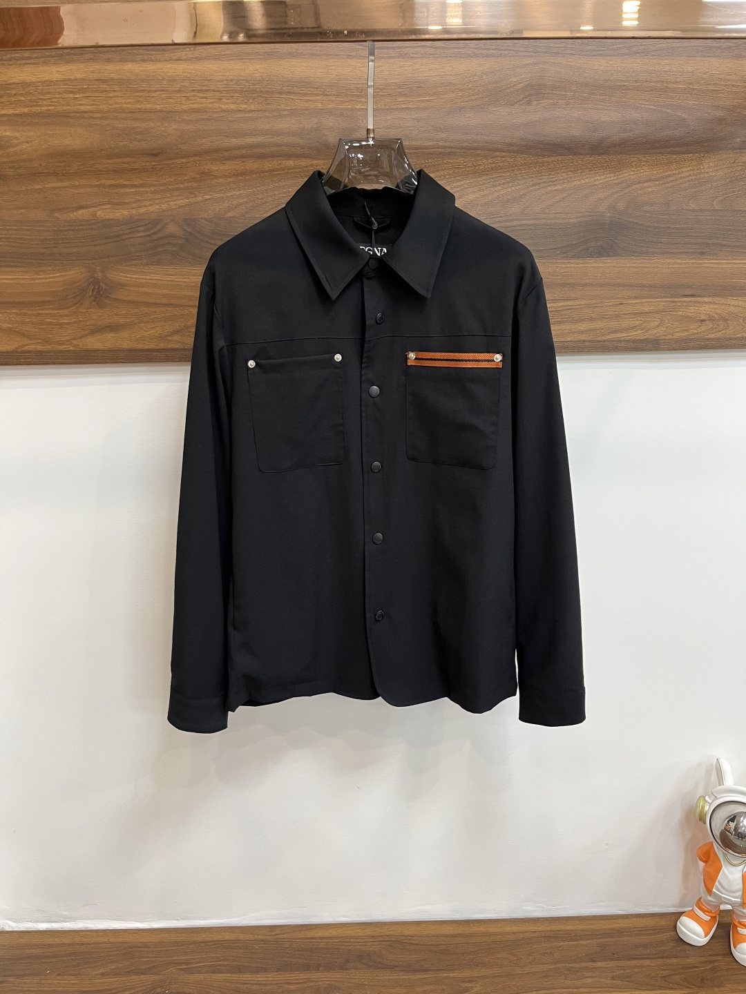 NO:135465,Zegna 2025ss early spring new style released Zegna lapel jacket jacket, spring jacket!  Wearing it is comfortable and slim, lazy and casual, combined with clean and simple colors, it is particularly pleasing to look at, suitable for daily wear~ I love to launch sports items embellished with vitality prints to welcome the arrival of the warm season. Size M-3XL is complete with three standards, shipped the next day, the new H2025 model is first released, zegna, jackets & coats, jackets & coats, alexander wang19860909Zegna 2025ss早春新款发布杰尼亚翻领夹克外套,春款外套！穿上就是舒适自在又显瘦的存在,慵懒而随性,结合干净简单的色系就特别耐看,适合日常穿着~倾情推出缀饰活力印花的运动单品,迎接温暖季节的到来. 尺码M-3XL 三标齐全 隔天出货 H2025新款首发,,zegna,jackets & coats,jackets & coats,alexander wang,Men's clothing