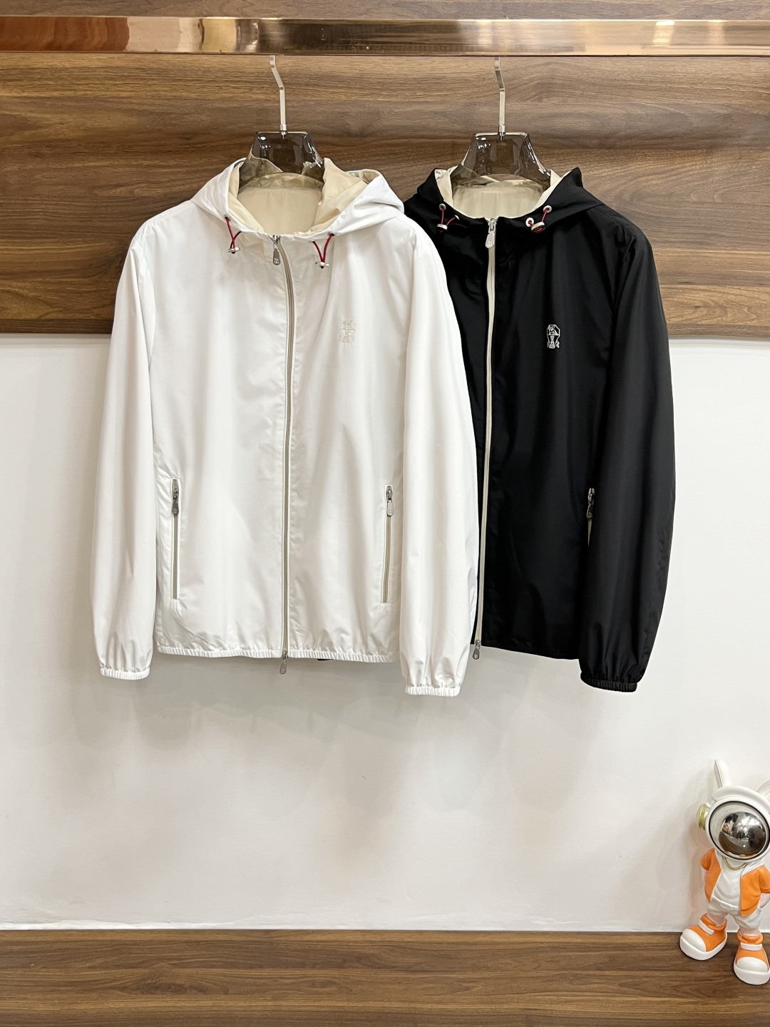 NO:117090,The main recommendation is BC 2025ss early spring new style released BC hooded jacket jacket, spring jacket!  Wearing it is comfortable and slim, lazy and casual, combined with clean and simple colors, it is particularly pleasing to look at, suitable for daily wear~ I love to launch sports items embellished with vitality prints to welcome the arrival of the warm season. The new model of size M-3XL H2025 is launched, Jackets & coats, Jackets & coats, Hats, Alexander wang19860909主推 BC 2025ss早春新款发布BC连帽夹克外套,春款外套！穿上就是舒适自在又显瘦的存在,慵懒而随性,结合干净简单的色系就特别耐看,适合日常穿着~倾情推出缀饰活力印花的运动单品,迎接温暖季节的到来. 尺码M-3XL H2025新款首发,,jackets & coats,jackets & coats,hats,alexander wang,Men's clothing