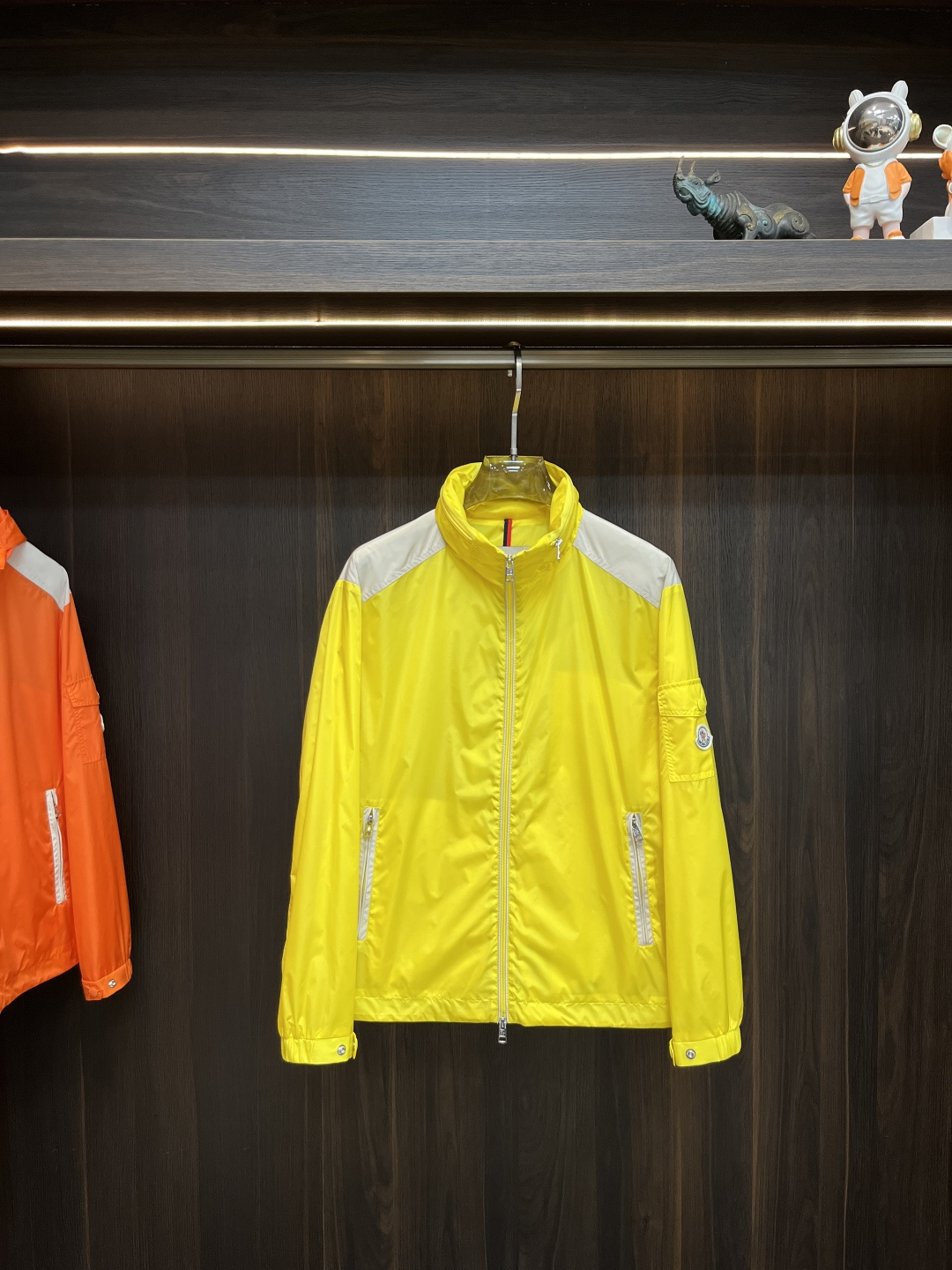 NO:131684,The main recommendation is the new early spring style of Moncler Ss. The new covert hooded jacket, a hot spring jacket, a hidden hat design that makes you feel comfortable and slim. It is lazy and casual, combined with a clean and simple color scheme, which is particularly pleasing to look at and suitable for daily wear~ Size M-3XL H new model is released, christian louboutin, Moncler, jackets & coats, jackets & coats, hats, alexander wang19860909主推 Moncler ss早春新款发布蒙口连帽夹克外套,春季爆款外套,隐藏帽设计穿上就是舒适自在又显瘦的存在,慵懒而随性,结合干净简单的色系就特别耐看,适合日常穿着~ 尺码M-3XL H新款首发,,christian louboutin,Moncler,jackets & coats,jackets & coats,hats,alexander wang,Men's clothing