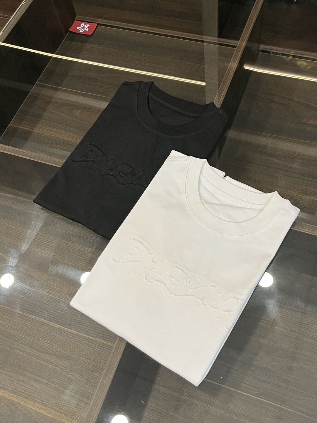 NO:121658,The main recommendation is LV 2025ss early spring new style released. The new round neck short-sleeved T-shirt with wool rays and fashionable printed series short-sleeved!  Wearing it is comfortable and slim, lazy and casual, combined with clean and simple colors, it is particularly pleasing to look at, suitable for daily wear~ I love to launch sports items embellished with vitality prints to welcome the arrival of the warm season. Size M-4XL H2025 new model is launched, louis vuitton, louis vuitton, T-shirt,tees, t-shirt,alexander wang19860909主推 LV 2025ss早春新款发布驴牌新款圆领短袖T恤,丝光芒时尚印花系列短袖！穿上就是舒适自在又显瘦的存在,慵懒而随性,结合干净简单的色系就特别耐看,适合日常穿着~倾情推出缀饰活力印花的运动单品,迎接温暖季节的到来. 尺码M-4XL H2025新款首发,,louis vuitton,louis vuitton,T-shirt,tees，t-shirt,alexander wang,Men's clothing