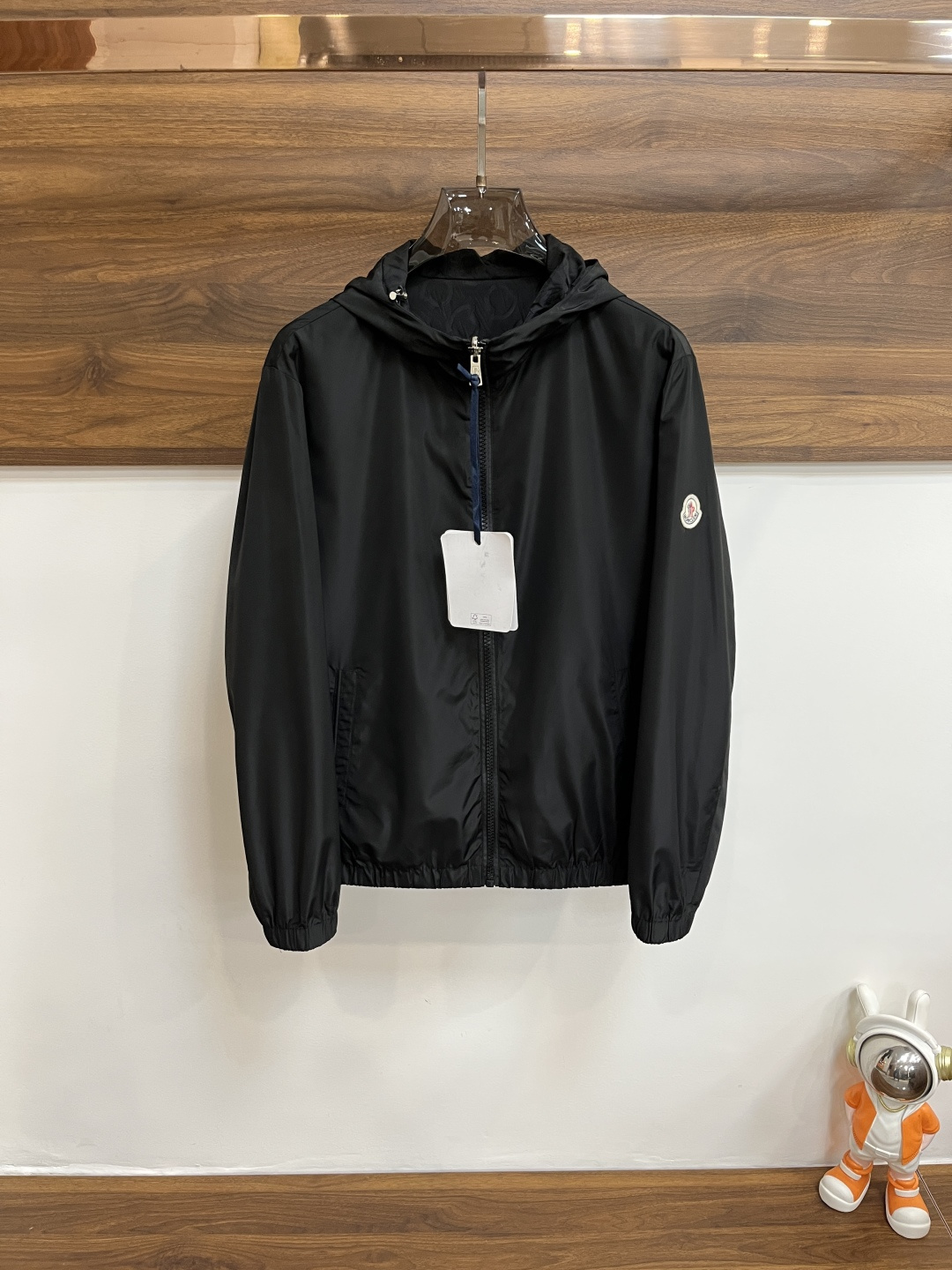 NO:131635,The latest fashion designer style for early spring is the latest fashion designer style for the covert double-sided jacket. The details show the design changes of high-end structural tailoring to show the diverse image changes of men, slim and neat, tailoring, and satisfy the popular multi-layered outfits nowadays, and the versatile style of life!  48-56 H new model first release, christian louboutin, Moncler, jackets & coats, jackets & coats, alexander wang19860909主推 Moncler 早春款最新款时尚设计师款蒙口双面穿夹克外套.处处细节显工艺足够的高级结构性剪裁的设计改变来展现男士多样的形象变化,修身利落、剪裁合体,满足时下正流行的多层次穿搭,生活百搭款式！ 码数48-56 H新款首发,,christian louboutin,Moncler,jackets & coats,jackets & coats,alexander wang,Men's clothing