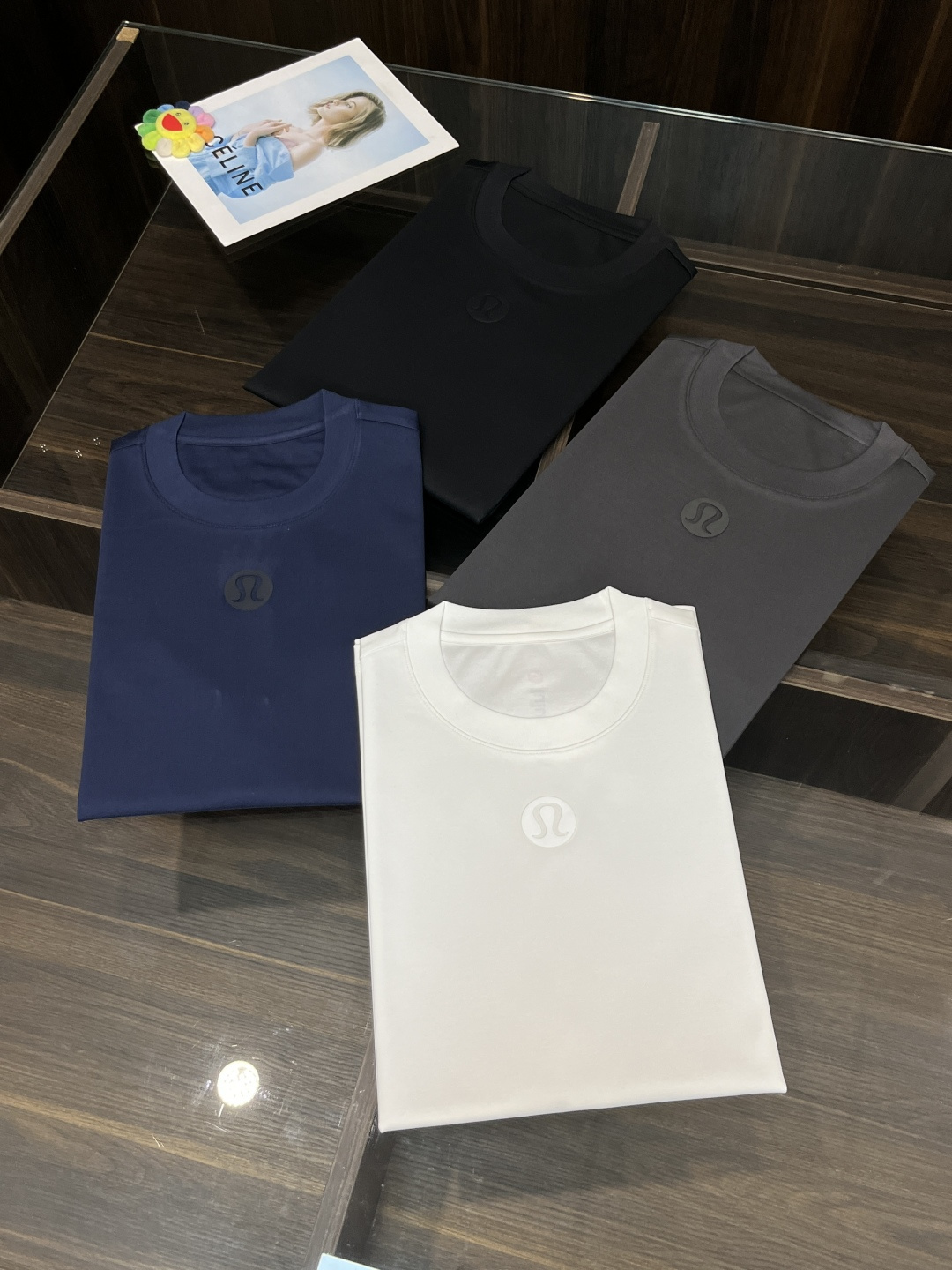 NO:131650,Main recommendations are exclusively available for spring new fashionable and casual round neck short sleeves, wide version of high-density 320 grams pure cotton fabric, high-end needle embroidery, high-end European version original single T-shirt, trendy and fashionable casual half-sleeved, breathable and comfortable, impeccable details, brand element design concept, reflecting high quality. It presents casual cut, and the upper body style is superb!  Number of codes 48-56 H new model first release, T-shirt,tees,t-shirt,alexander wang19860909主推 独家专供春季新款时尚休闲圆领短袖,阔版高密度320克纯棉面料,高级密针刺绣、高端欧版原单T恤,潮流时尚休闲半袖 透气舒适度高,细节无可挑剔,品牌元素设计理念,体现高品质.呈现休闲裁剪,上身版型超赞！码数48-56 H新款首发,,T-shirt,tees，t-shirt,alexander wang,Men's clothing