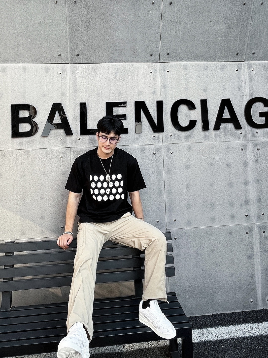 NO:623682,The main recommendation is Margiela. Exclusively for the new autumn Margiela fashionable casual round neck short sleeves, high-density 320g pure cotton fabric, advanced dense needle embroidery, high-end European original single T-shirt, trendy fashion casual half-sleeves. High breathability and comfort, impeccable details, brand element design concept, reflecting high quality. Presenting casual tailoring, the upper body shape is awesome!  Size M-3XL H2025 new model debut, masion margiela, T-shirt, tees, t-shirt, alexander wang19860909主推 马吉拉 独家专供秋季新款马吉拉时尚休闲圆领短袖,高密度320克纯棉面料,高级密针刺绣、高端欧版原单T恤,潮流时尚休闲半袖 透气舒适度高,细节无可挑剔,品牌元素设计理念,体现高品质.呈现休闲裁剪,上身版型超赞！码数M-3XL H2025新款首发,,masion margiela,T-shirt,tees，t-shirt,alexander wang,Men's clothing