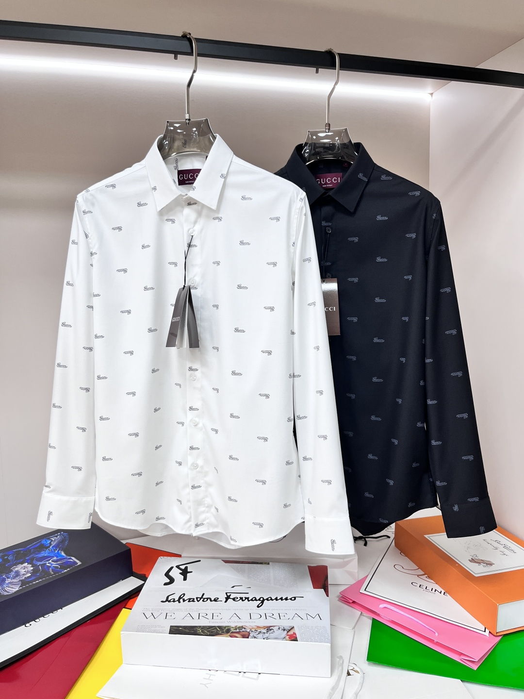 NO:137526,The main recommendation Gucci new autumn and winter products release Gucci trendy casual shirts, defining high-end products, 3D three-dimensional version, close-fitting comfort, European standards for environmentally friendly dyeing, removing all heavy metals and microorganisms, and meeting international standards!  Chest embroidery small quantity imported embroidery embroidery lines are clear and the details are full, and are manufactured by listed companies in OEM. Size M-3XL H is the first to be released, gucci, gucci, Shirts, alexander wang19860909主推 Gucci 秋冬新品发布古驰潮品休闲衬衫,定义高端产品 3D立体制版、贴身舒适,欧洲标准环保染色、去除所有重金属、微生物 达到国际标准！ 胸前绣花 少数量进口绣花绣制线路清晰、细节拉满,上市公司代工厂制造. 尺码M-3XL H新款首发,,gucci,gucci,shirts,alexander wang,Men's clothing