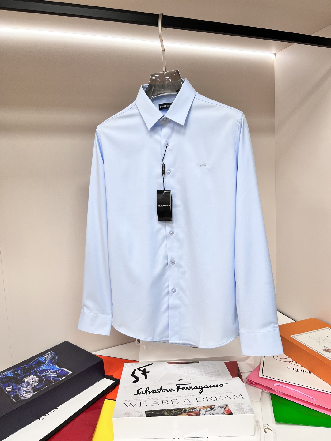 NO:137548,The main recommendation Gucci new autumn and winter products release Gucci trendy casual shirts, defining high-end products, 3D three-dimensional version, close-fitting comfort, European standards for environmentally friendly dyeing, removing all heavy metals and microorganisms, and meeting international standards!  Chest embroidery small quantity imported embroidery embroidery lines are clear and the details are full, and are manufactured by listed companies in OEM. Size M-3XL H is the first to be released, gucci, gucci, Shirts, alexander wang19860909主推 Gucci 秋冬新品发布古驰潮品休闲衬衫,定义高端产品 3D立体制版、贴身舒适,欧洲标准环保染色、去除所有重金属、微生物 达到国际标准！ 胸前绣花 少数量进口绣花绣制线路清晰、细节拉满,上市公司代工厂制造. 尺码M-3XL H新款首发,,gucci,gucci,shirts,alexander wang,Men's clothing