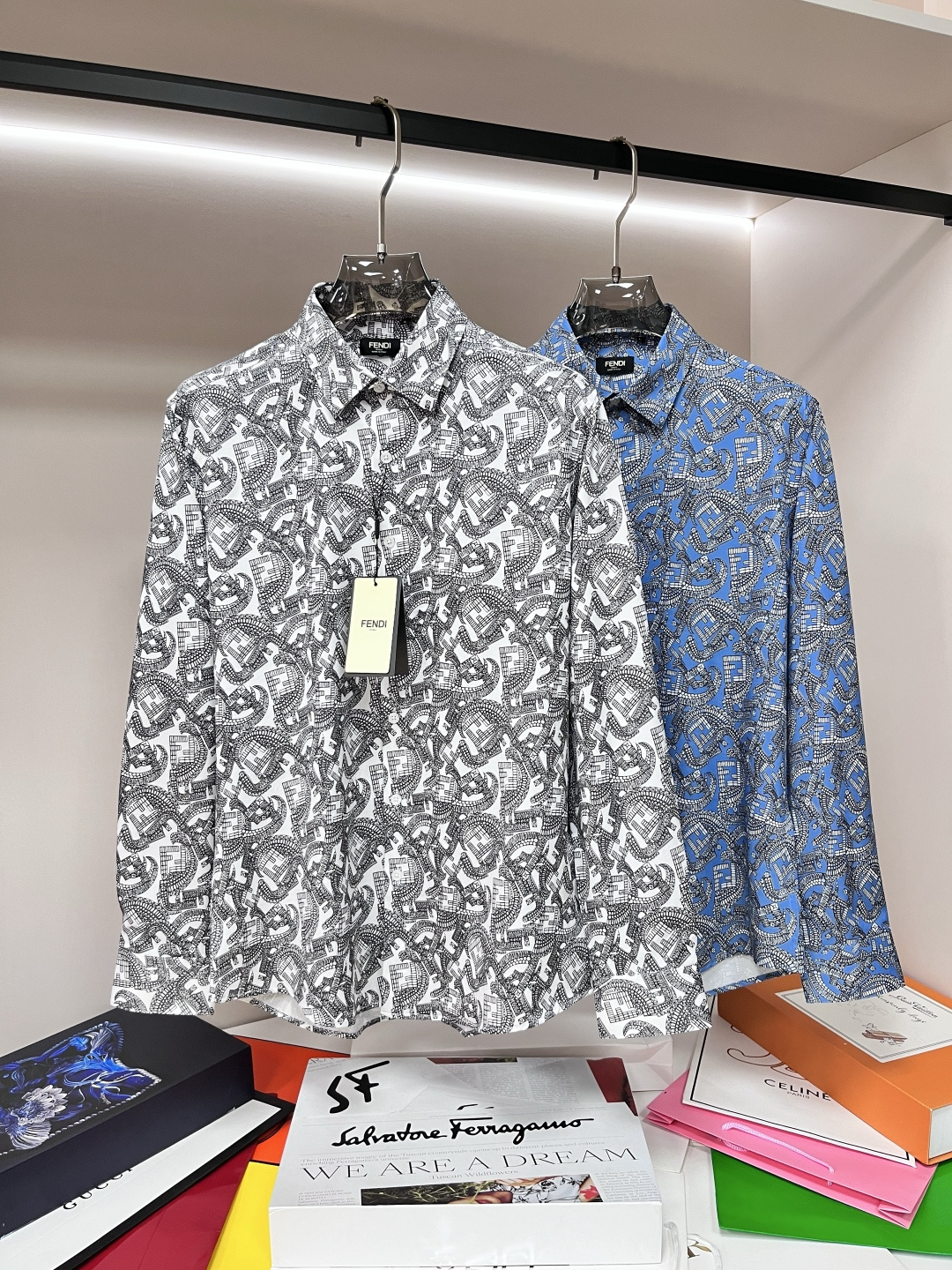 NO:139984,The main recommendation is Fendi's new autumn and winter products to release Fendi's trendy casual shirts, defining high-end products, 3D three-dimensional version, close-fitting comfort, European standards for environmentally friendly dyeing, removing all heavy metals and microorganisms, and meeting international standards!  Chest embroidery small quantity imported embroidery embroidery lines are clear and the details are full, and are manufactured by listed companies in OEM. Size M-3XL H is the first to be released, fendi, fendi, shirts, alexander wang19860909主推 Fendi 秋冬新品发布芬迪潮品休闲衬衫,定义高端产品 3D立体制版、贴身舒适,欧洲标准环保染色、去除所有重金属、微生物 达到国际标准！ 胸前绣花 少数量进口绣花绣制线路清晰、细节拉满,上市公司代工厂制造. 尺码M-3XL H新款首发,,fendi,fendi,shirts,alexander wang,Men's clothing