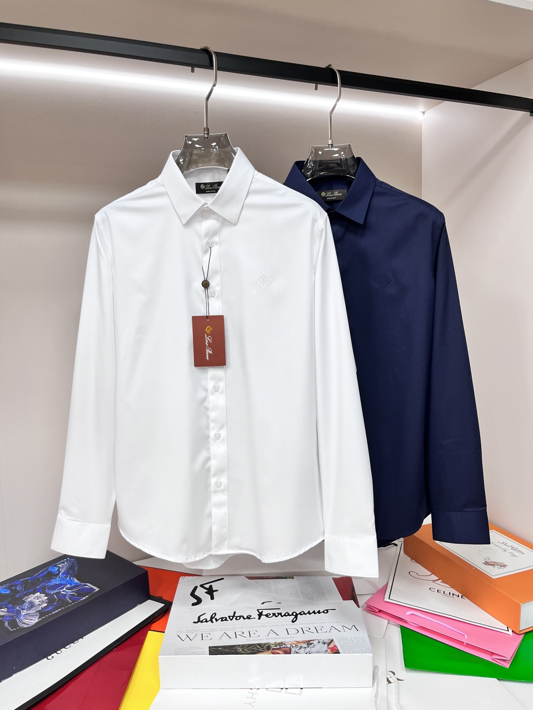 NO:141683,The main recommendation is LP 1989 new autumn and winter products to release LP trendy casual shirts, defining high-end products, 3D three-dimensional version, close-fitting comfort, European standards for environmentally friendly dyeing, removing all heavy metals and microorganisms, and meeting international standards!  Chest embroidery, a small number of imported embroidery embroidery lines are clear and the details are full, and are manufactured by listed companies in OEM. Size M-3XL H is the first to be released, loro piana,shirts,alexander wang19860909主推 LP 1989秋冬新品发布LP潮品休闲衬衫,定义高端产品 3D立体制版、贴身舒适,欧洲标准环保染色、去除所有重金属、微生物 达到国际标准！ 胸前绣花 少数量进口绣花绣制线路清晰、细节拉满,上市公司代工厂制造. 尺码M-3XL H新款首发,,loro piana,shirts,alexander wang,Men's clothing