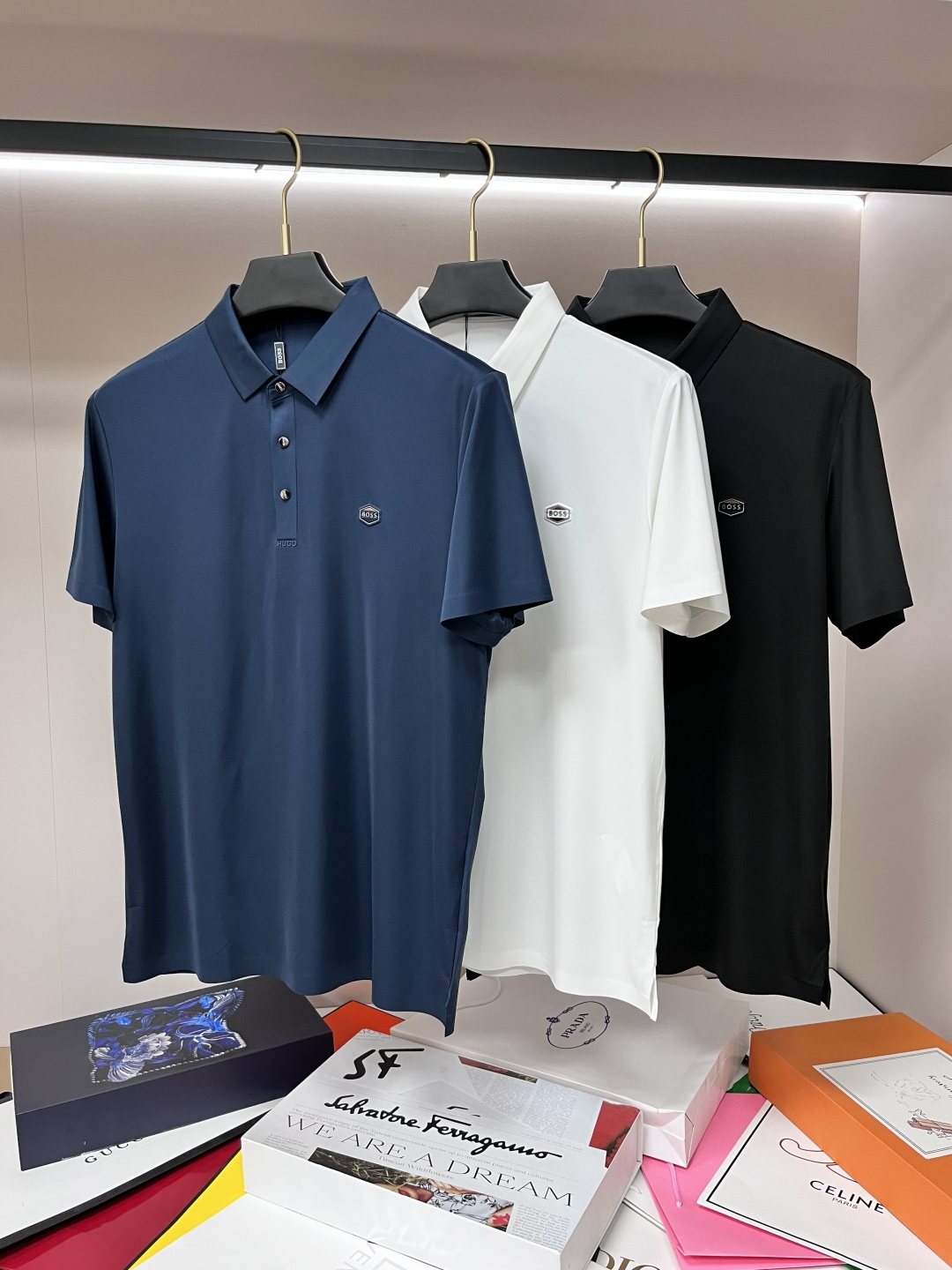 NO:162440,The main recommendation Boss is exclusively designed for the new autumn BOSS fashion and casual short-sleeved shirt, high-density pure cotton fabric, high-end needle embroidery, high-end European version original single T-shirt, trendy and fashionable casual half-sleeved, breathable and comfortable, impeccable details, brand element design concept, reflecting high quality. It presents casual cut, and the upper body style is excellent!  M-3XL H new model first launch, Shirts, T-shirt, tees, t-shirt, alexander wang19860909主推 Boss 独家专供秋季新款BOSS时尚休闲短袖衬衫,高密度纯棉面料,高级密针刺绣、高端欧版原单T恤,潮流时尚休闲半袖 透气舒适度高,细节无可挑剔,品牌元素设计理念,体现高品质.呈现休闲裁剪,上身版型超赞！ 码数M-3XL H新款首发,,shirts,T-shirt,tees，t-shirt,alexander wang,Men's clothing