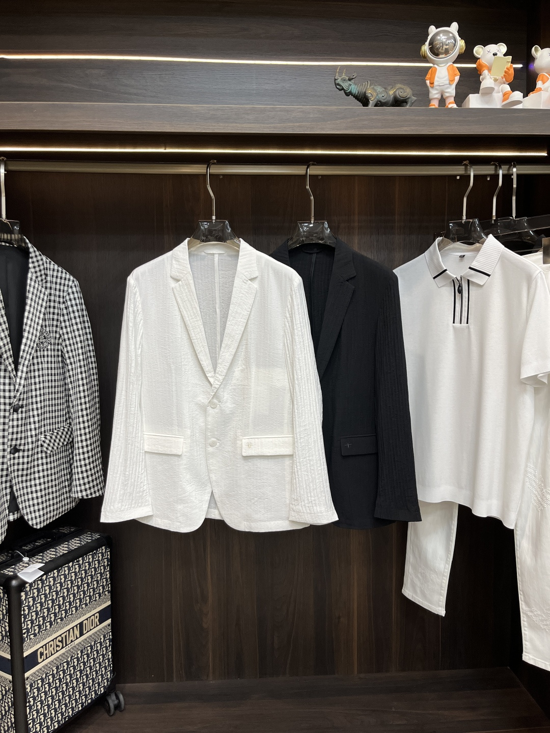 New Spring Edition of P1125 Dior 2025s Leisure Suit with Vibrant Colors - 图片 8