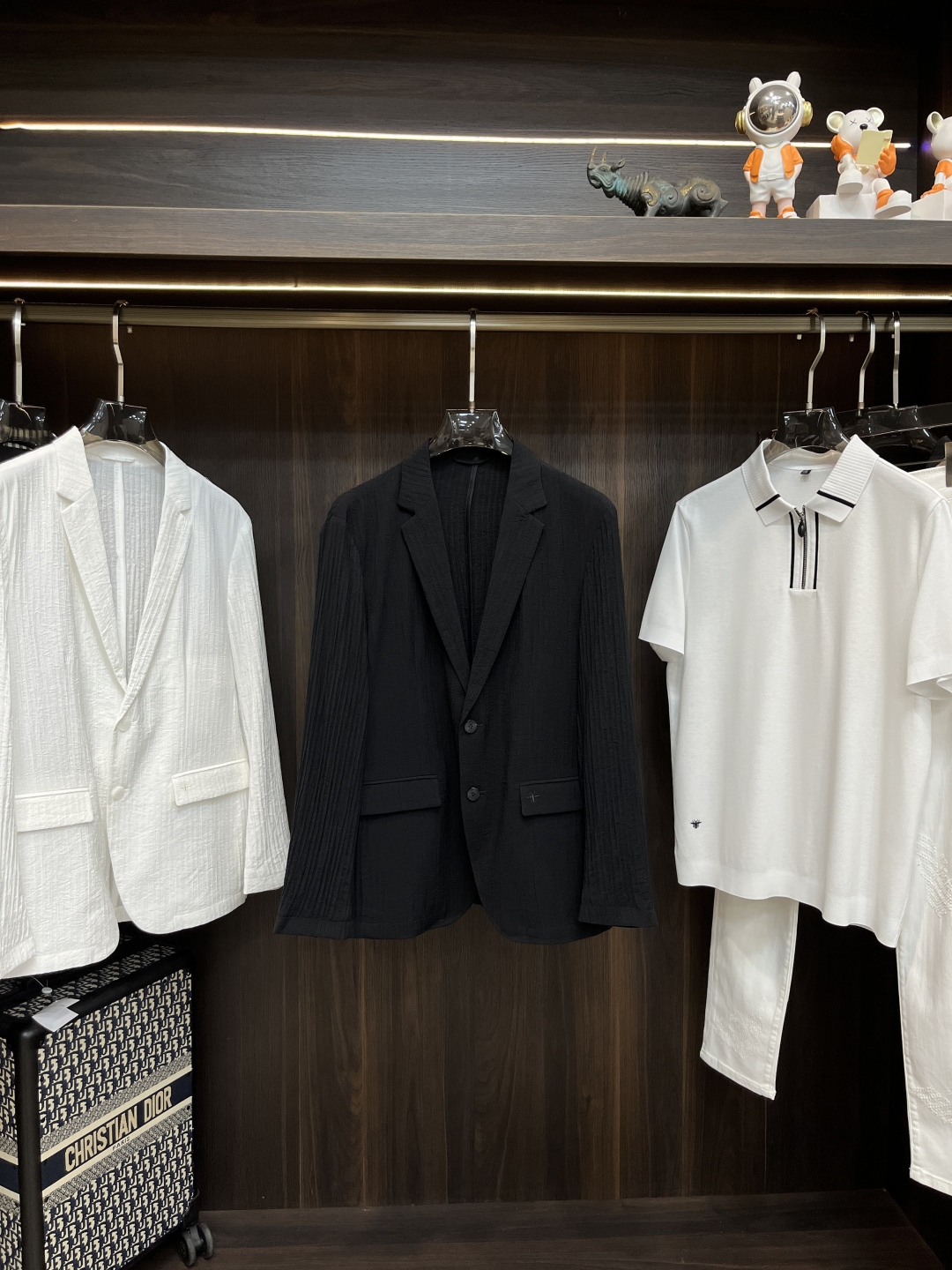 “Dior 2025s Spring Burst Jacket: Comfortable, Stylish, Durable Leisure Suit” - 图片 7