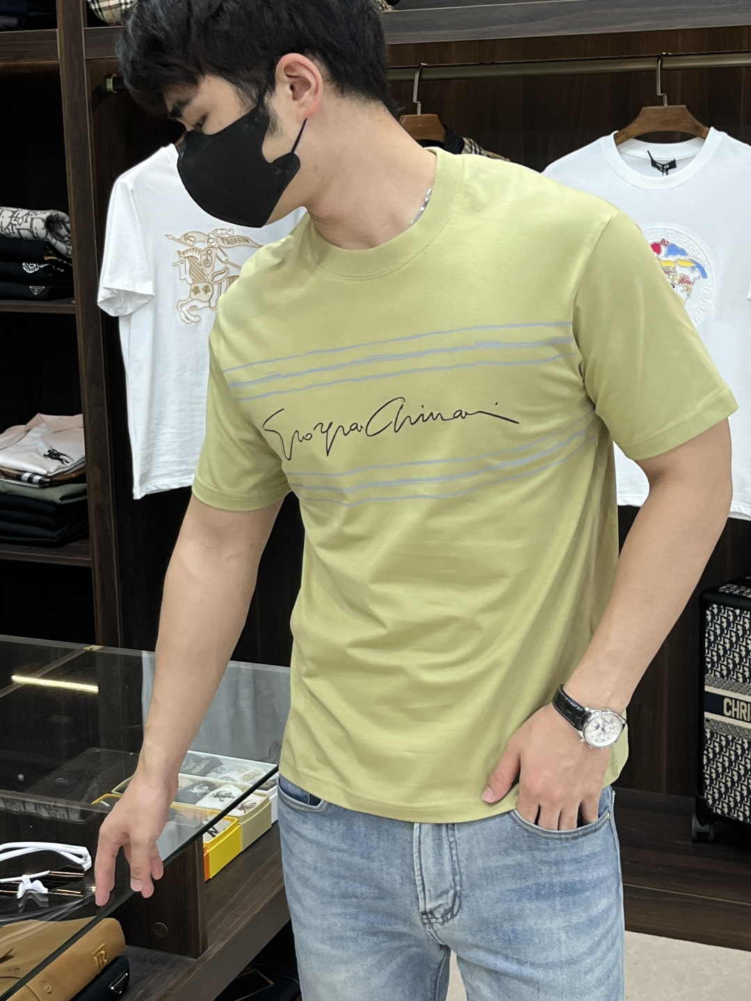 NO:419032,Main recommendations are exclusively available for new fashionable casual round neck short sleeves, high-end original single T-shirts, trendy and fashionable casual half-sleeves. They are breathable and comfortable, impeccable details, and the brand element design concept reflects high quality. They present casual cuts, and the upper body style is superb!  M-3XL H new model first launch, T-shirt,tees,t-shirt,alexander wang19860909主推 独家专供新款时尚休闲圆领短袖,高端原单T恤,潮流时尚休闲半袖 透气舒适度高,细节无可挑剔,品牌元素设计理念,体现高品质.呈现休闲裁剪,上身版型超赞！码数M-3XL H新款首发,,T-shirt,tees，t-shirt,alexander wang,Men's clothing