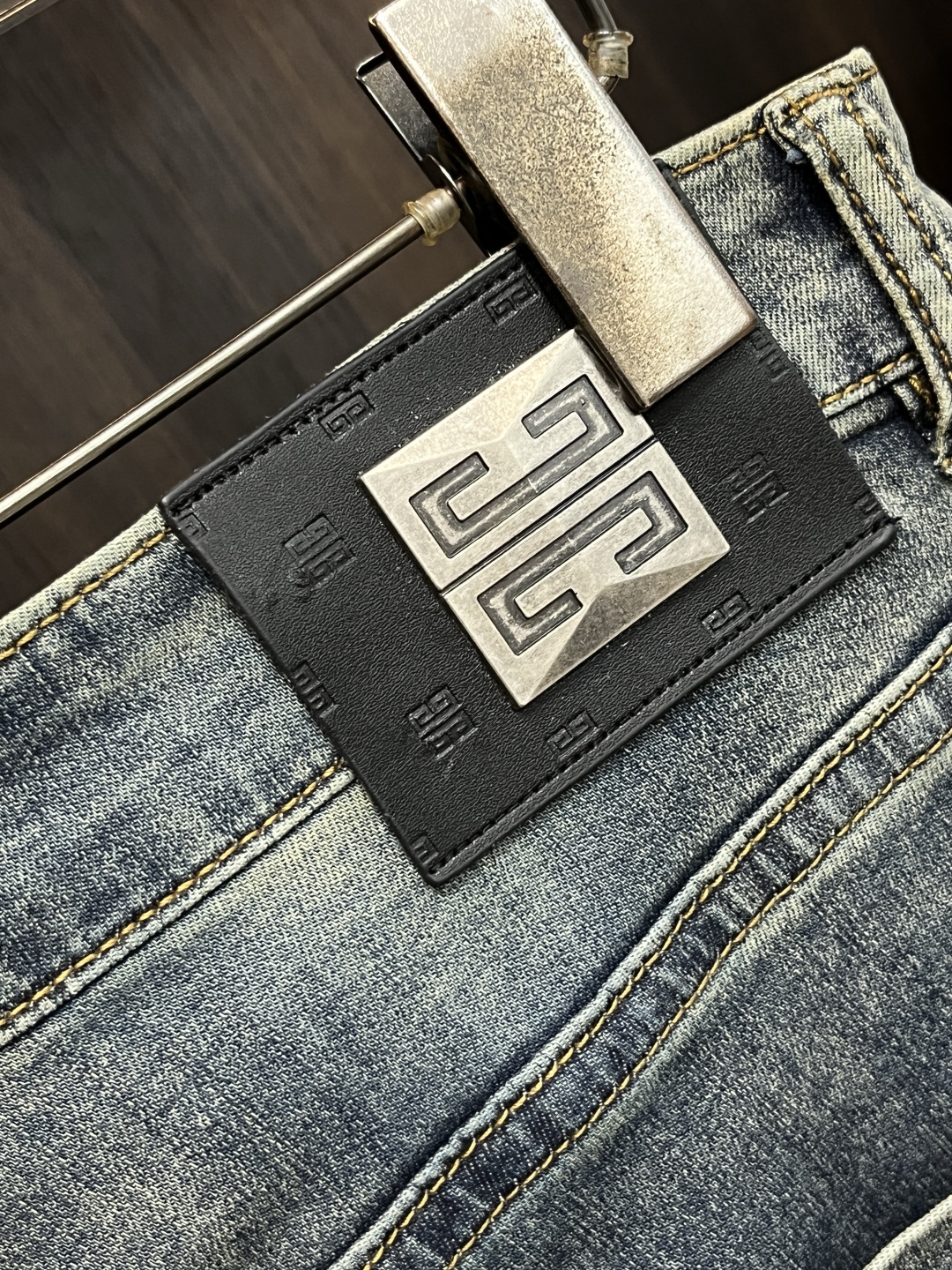 High-End European Fashion: Givenchy’s 2025 Spring Exclusives for Men – Comfort, Quality, Style - 图片 7